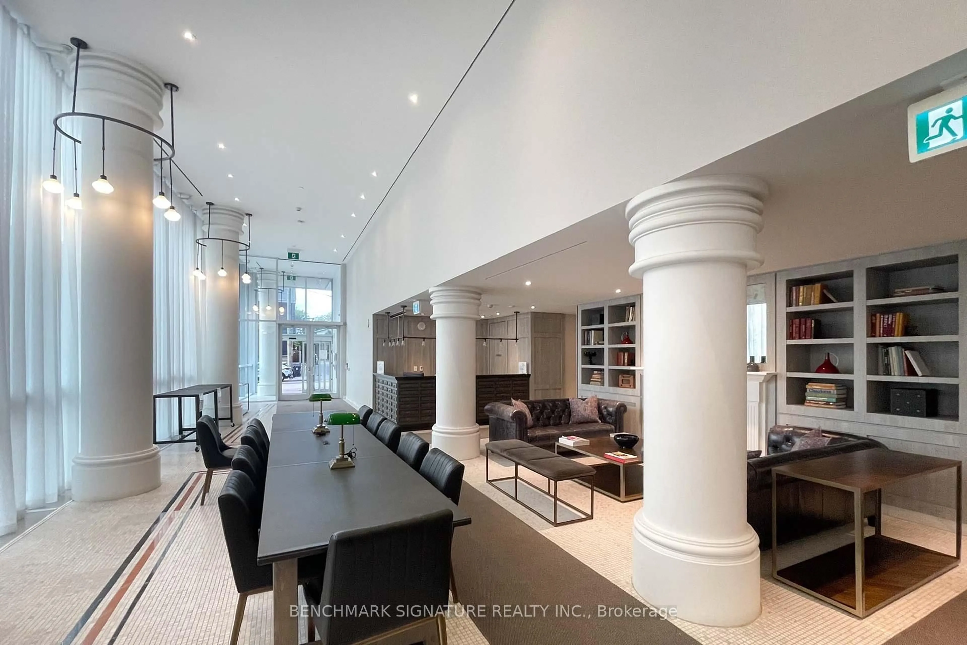 Unknown for 33 Helendale Ave #2902, Toronto Ontario M4R 0A4