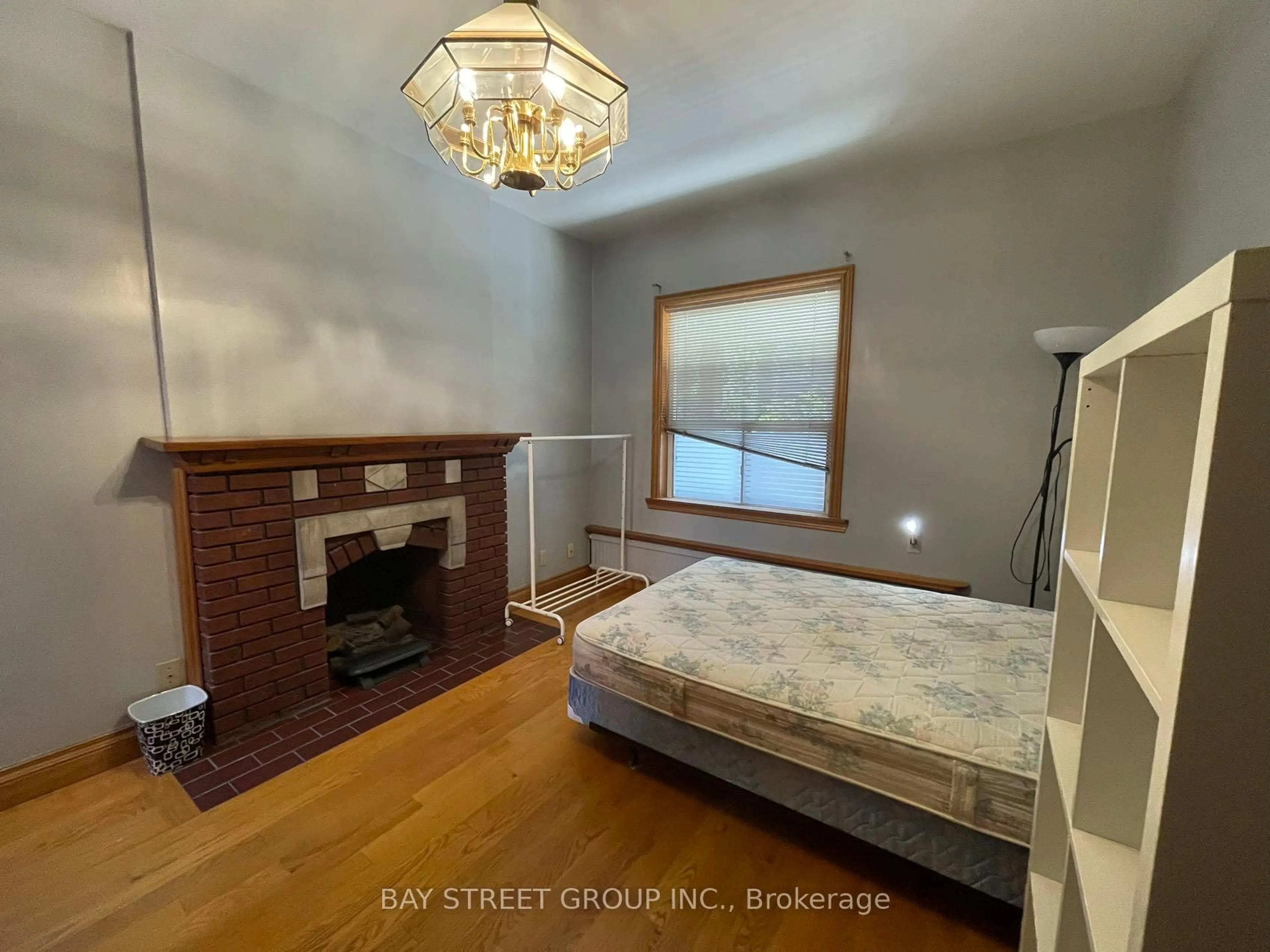 A pic of a room for 543 Crawford St, Toronto Ontario M6G 3J9