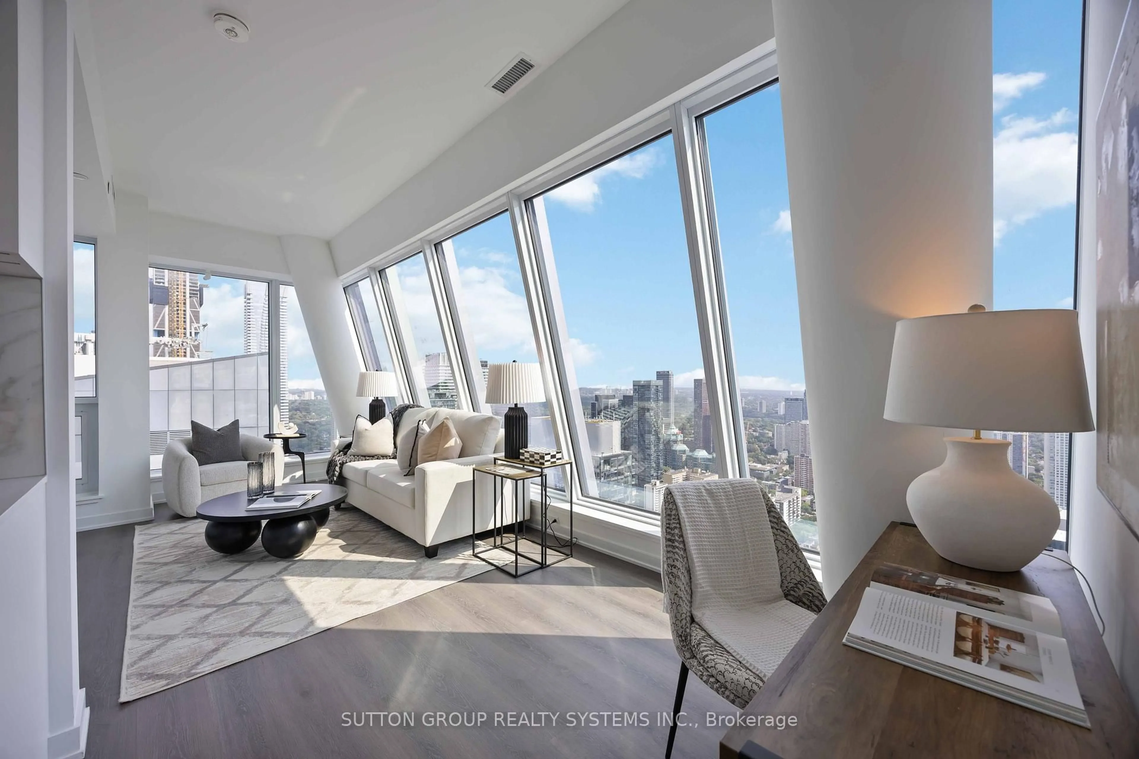 Unknown for 8 Wellesley St #LPH05, Toronto Ontario M4Y 0J5