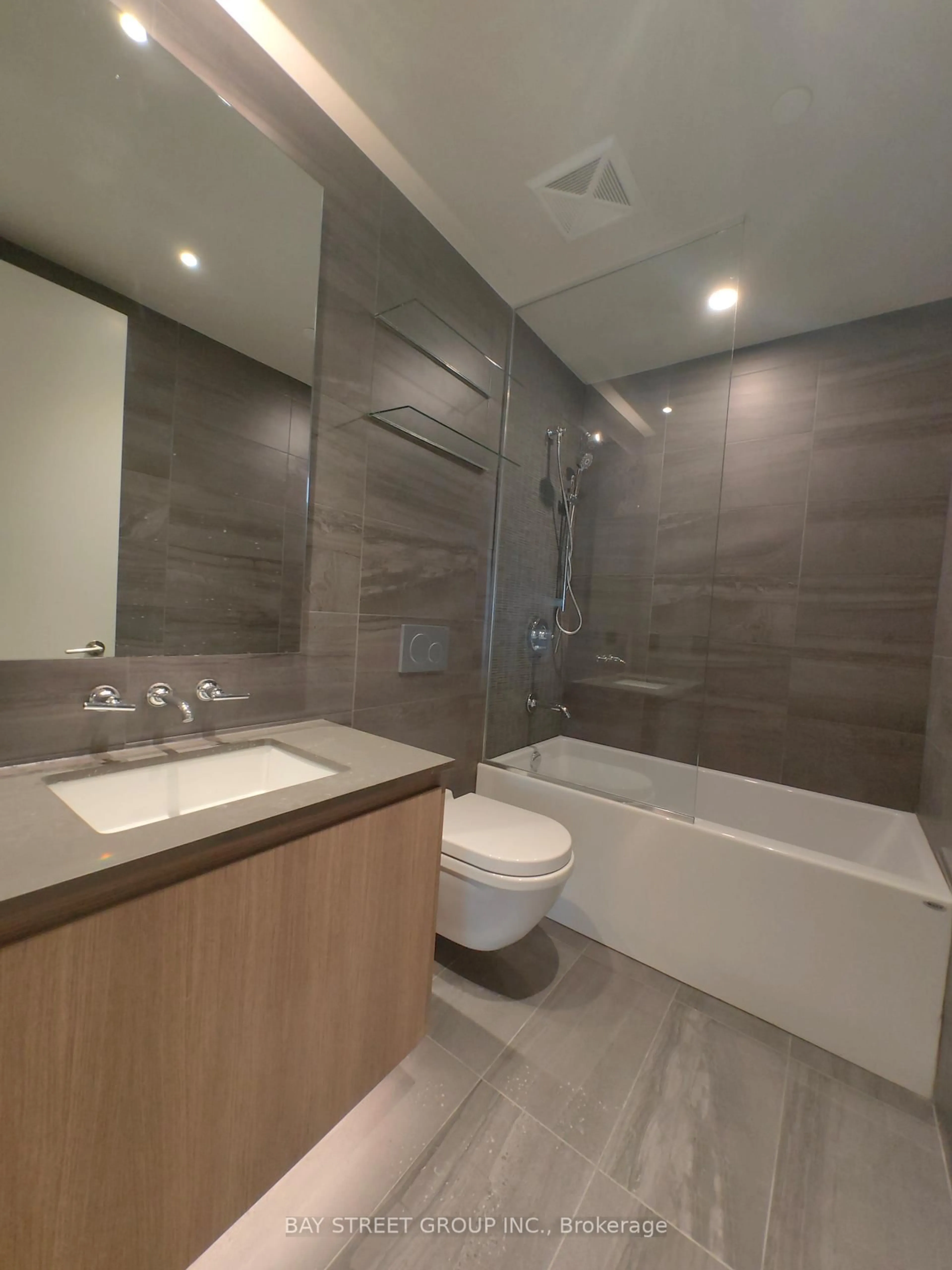 Contemporary bathroom, ceramic/tile floor for 81 Wellesley St #204, Toronto Ontario M4Y 0C5