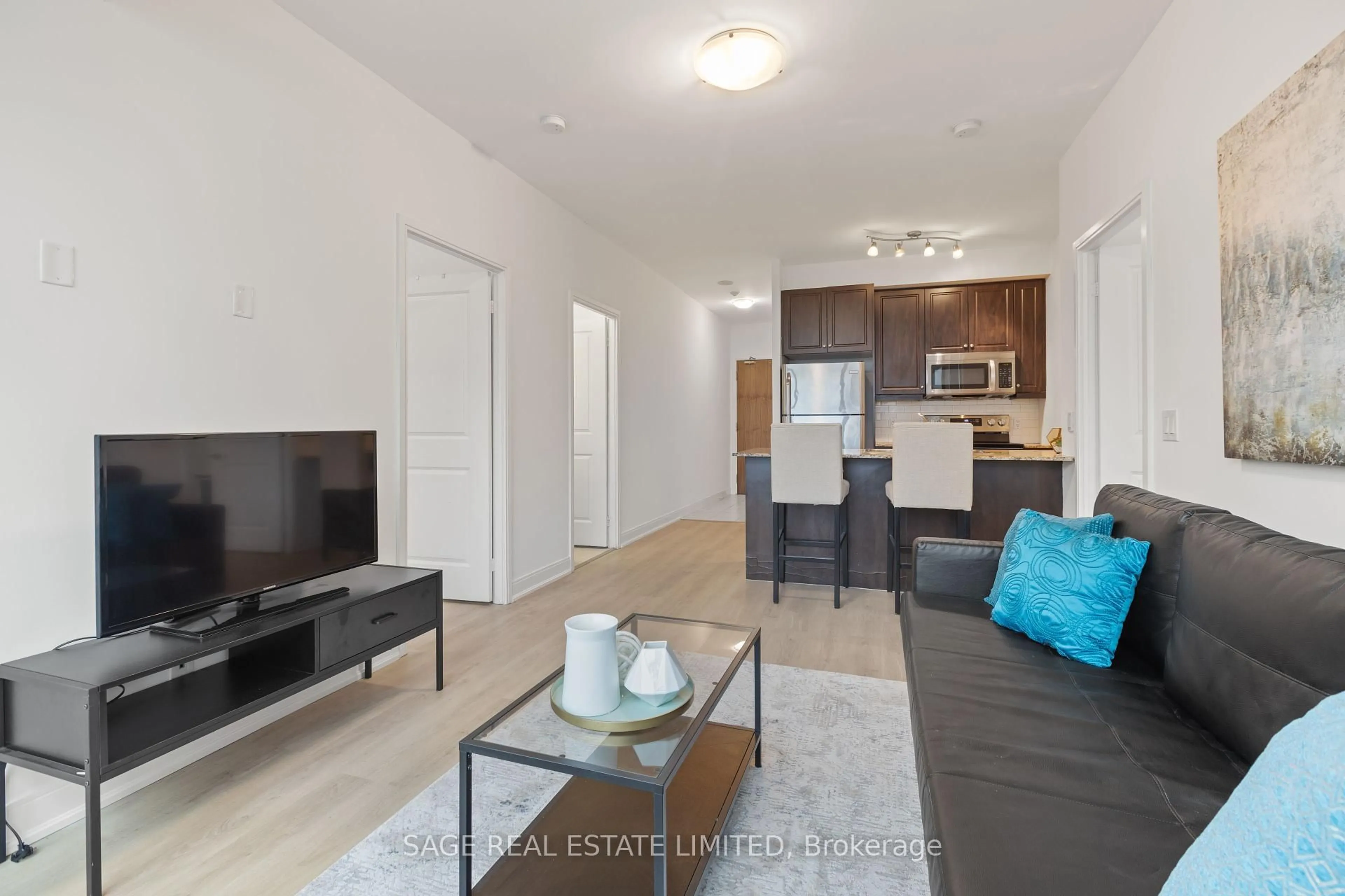 Living room with furniture, unknown for 88 Broadway Ave #1301, Toronto Ontario M4P 0A5