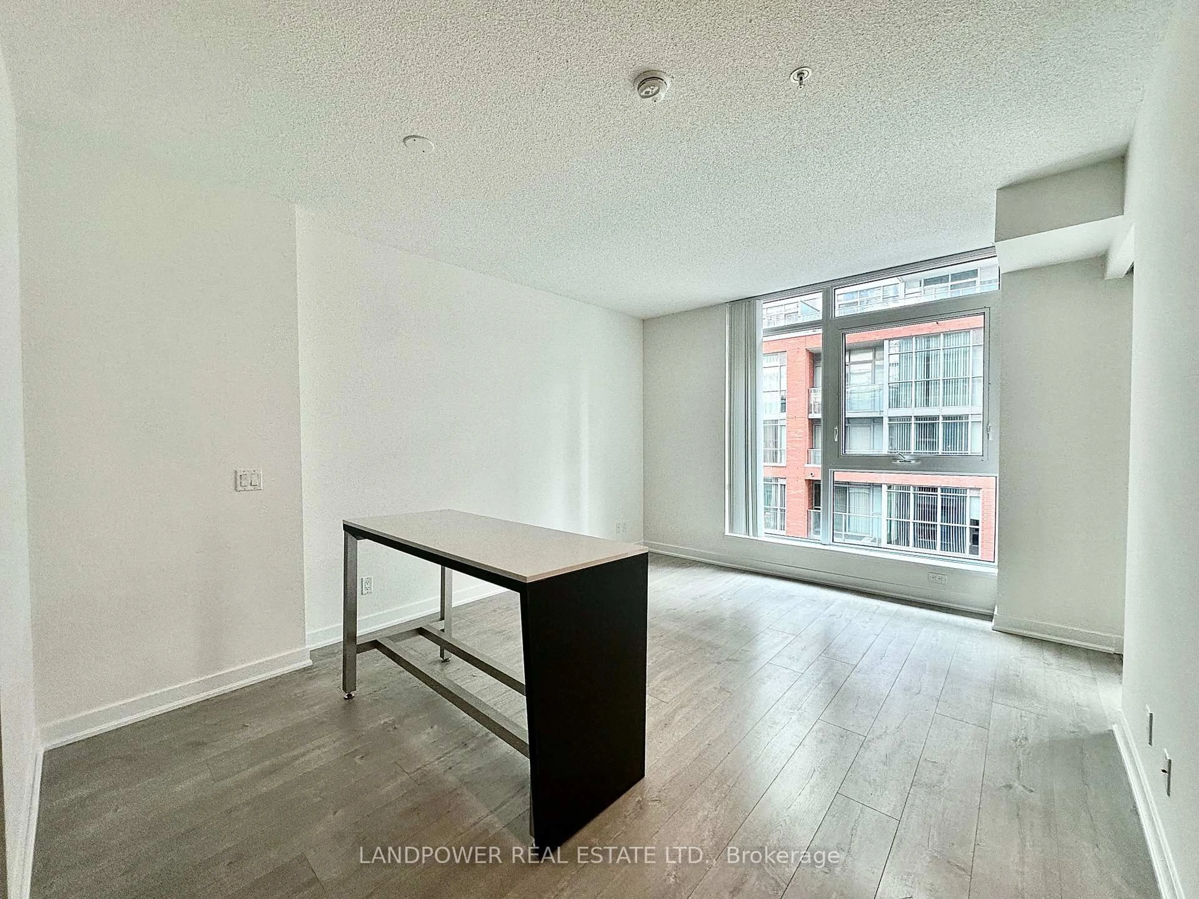 A pic of a room for 30 Nelson St #519, Toronto Ontario M5V 0H5
