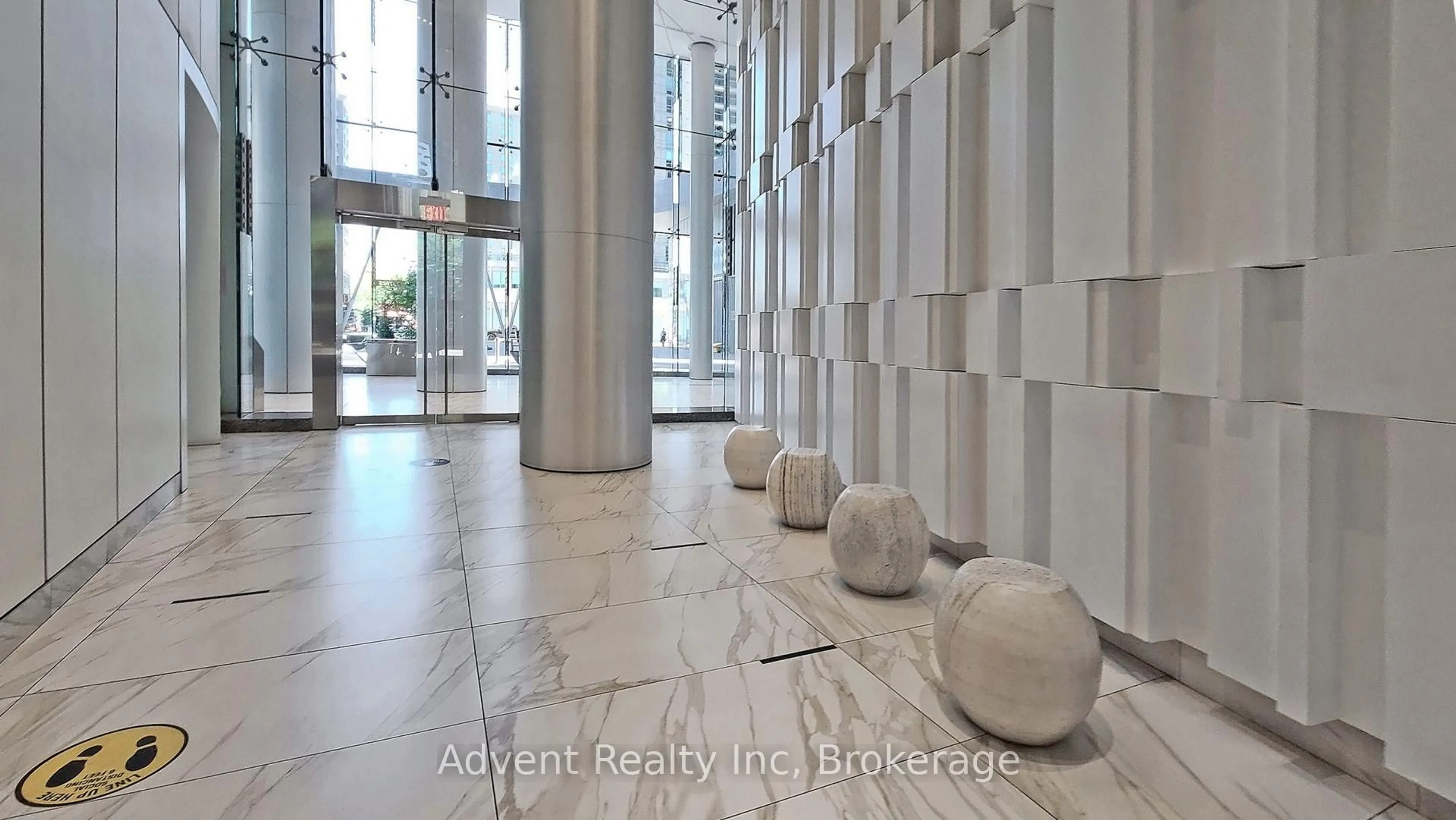 Lobby for 14 York St #2306, Toronto Ontario M5J 2Z2