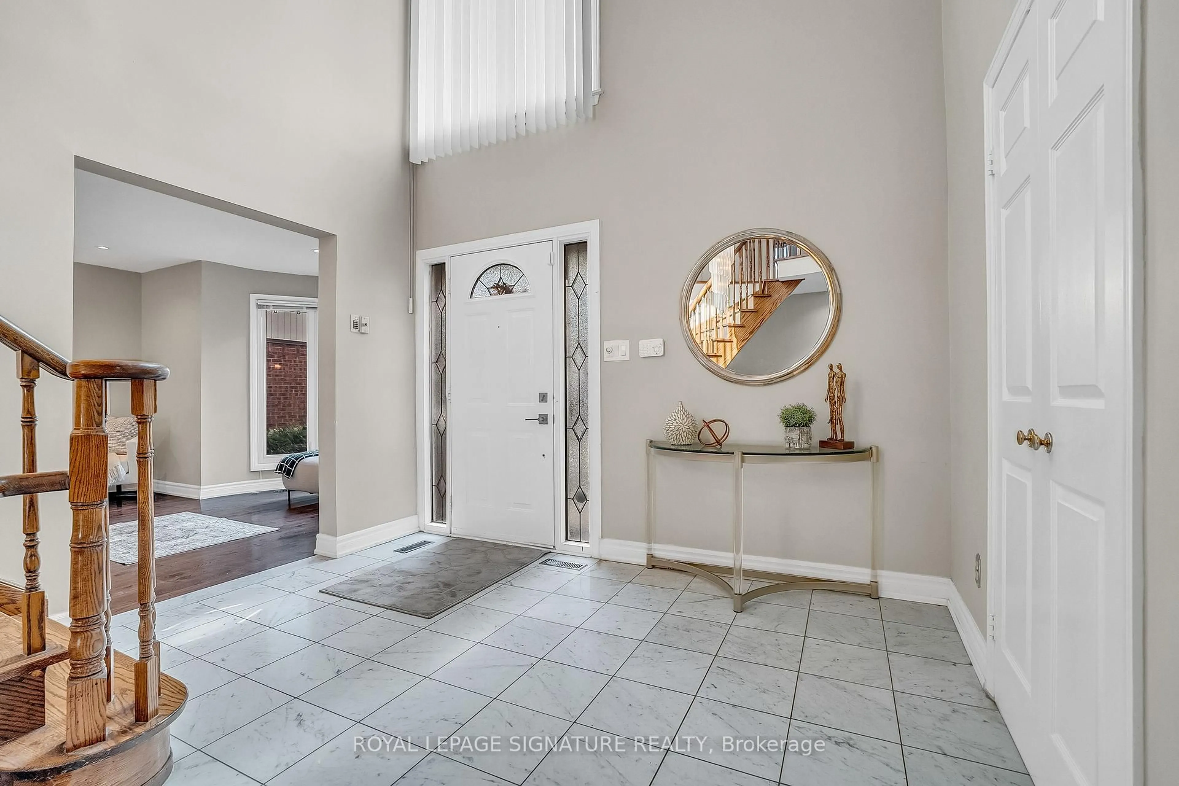 Indoor entryway for 57 Eunice Rd, Toronto Ontario M2K 2V4