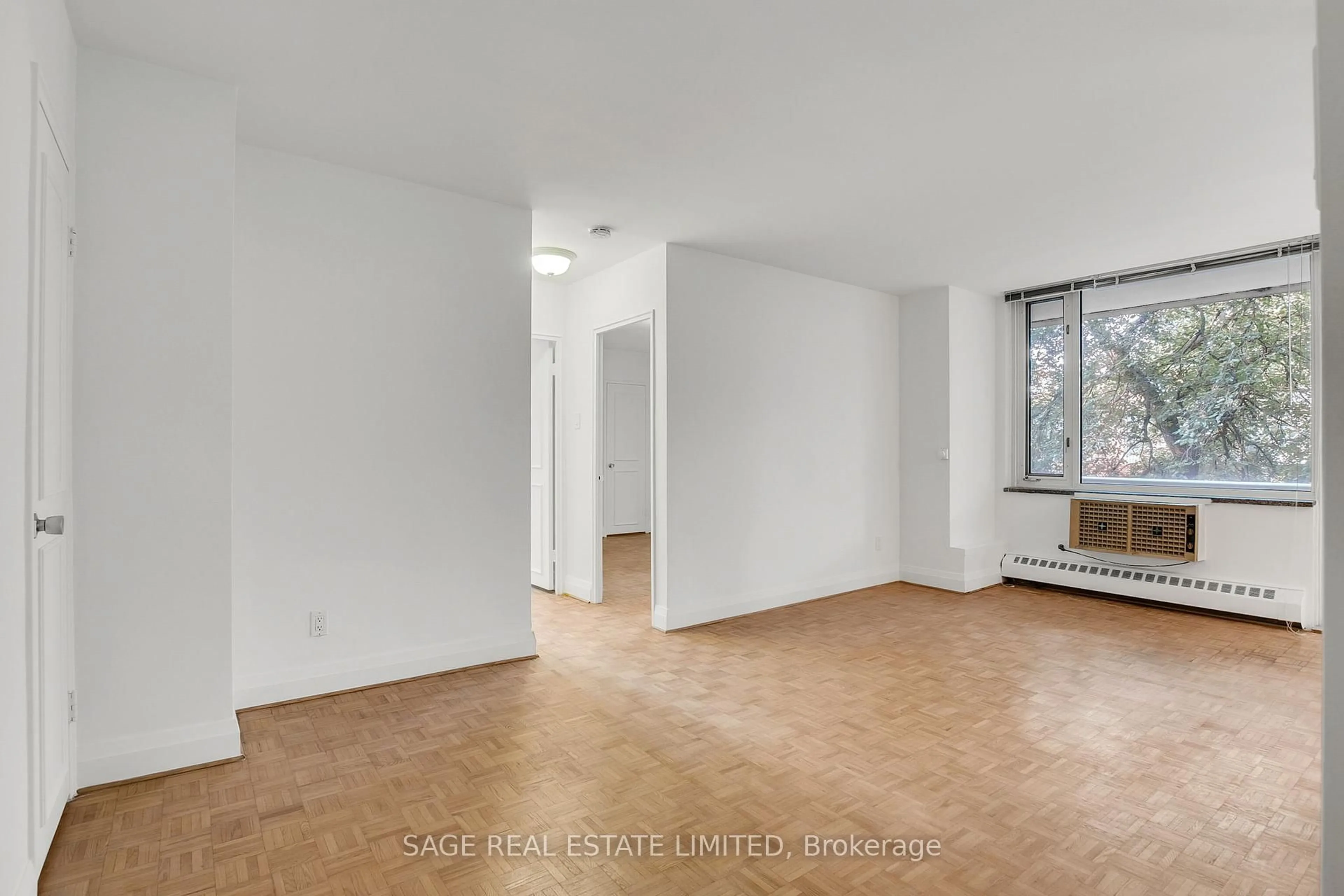 A pic of a room for 74 Spadina Rd #204, Toronto Ontario M5R 2T5