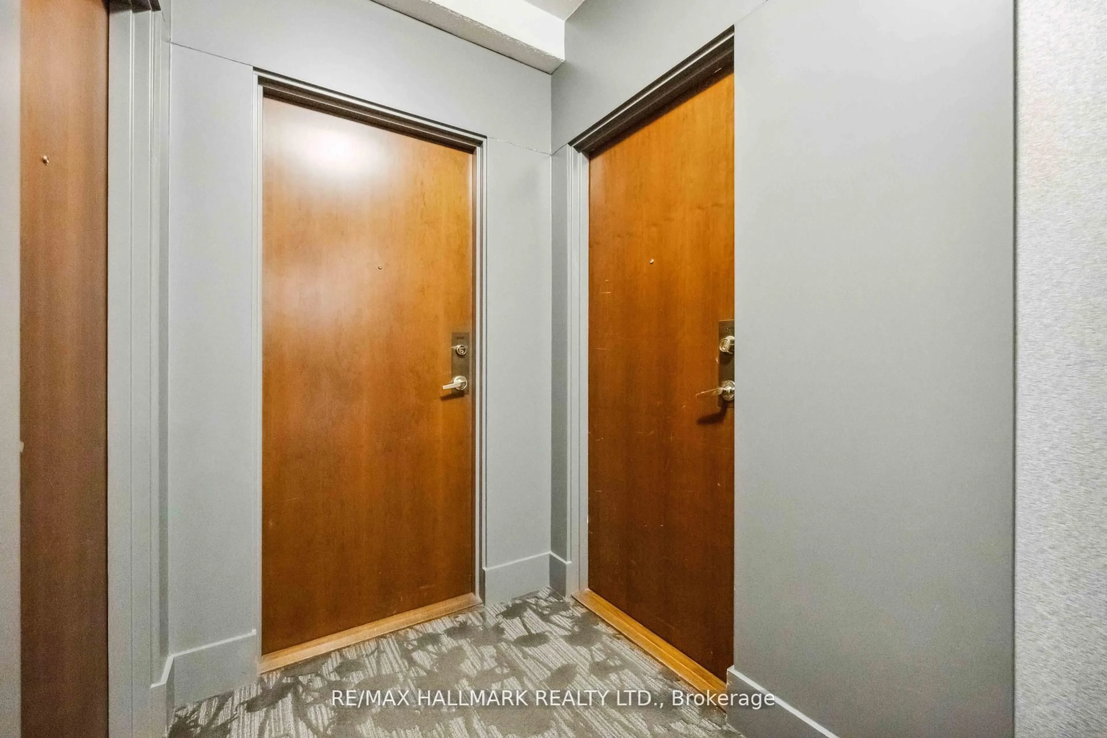 Indoor entryway for 18 Kenaston Gdns #1809, Toronto Ontario M2K 1G8