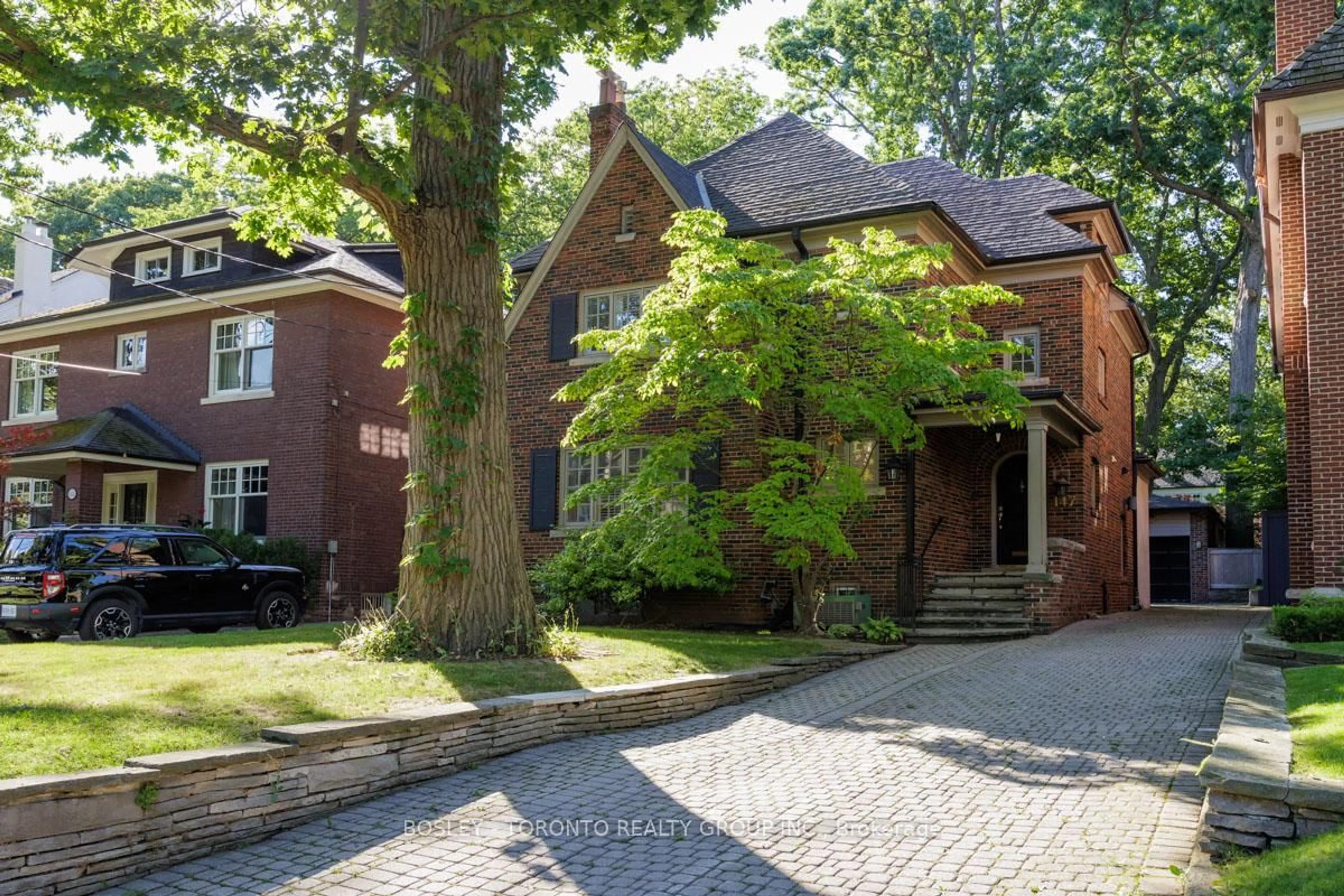 Home with brick exterior material, street for 147 Rosedale Heights Dr, Toronto Ontario M4T 1C7