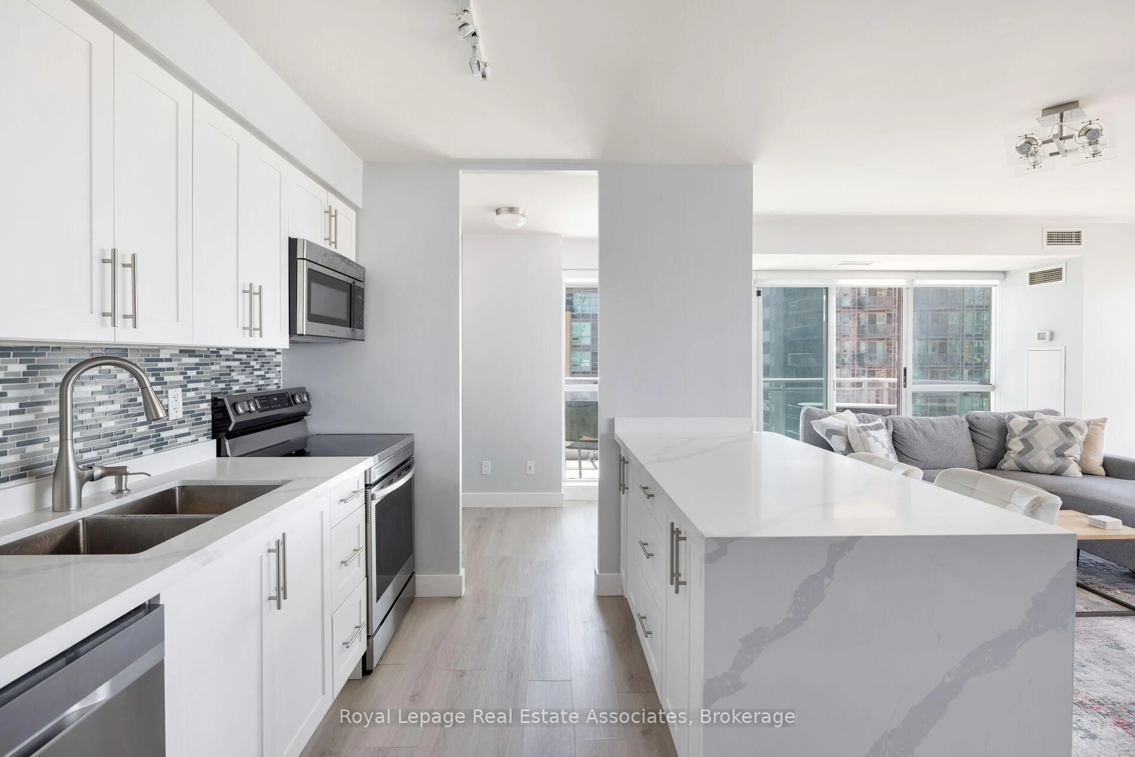 Unknown for 100 Western Battery Rd #1203, Toronto Ontario M6K 3S2