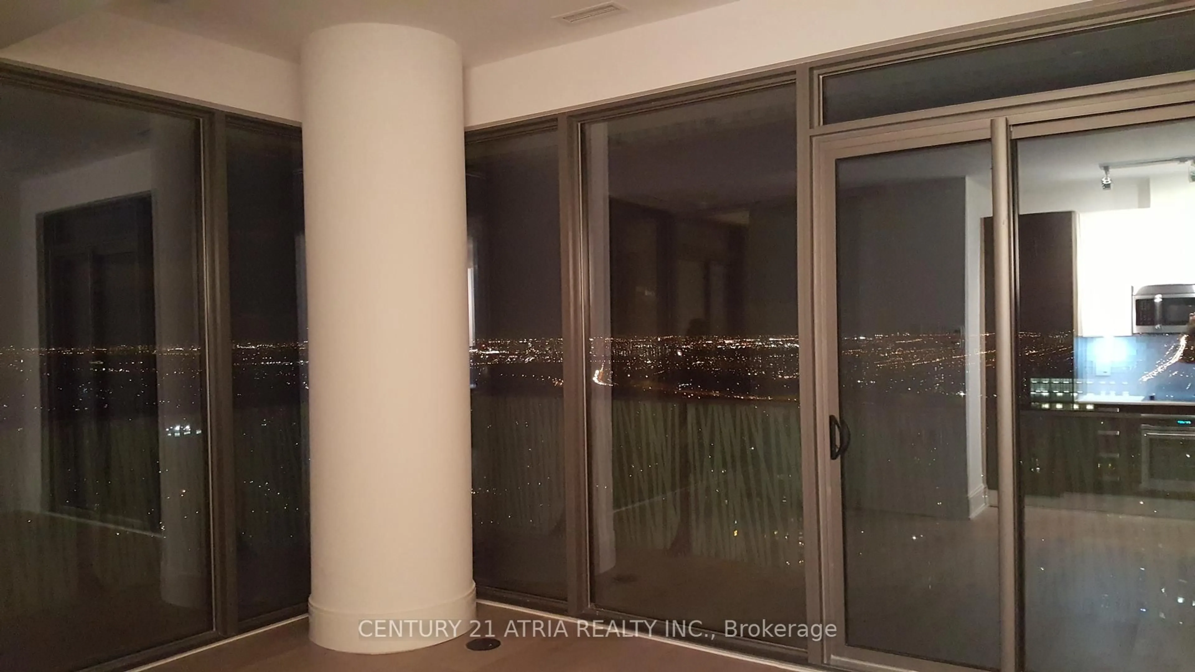 Indoor foyer for 42 Charles St #LPH5005, Toronto Ontario M4Y 0B7