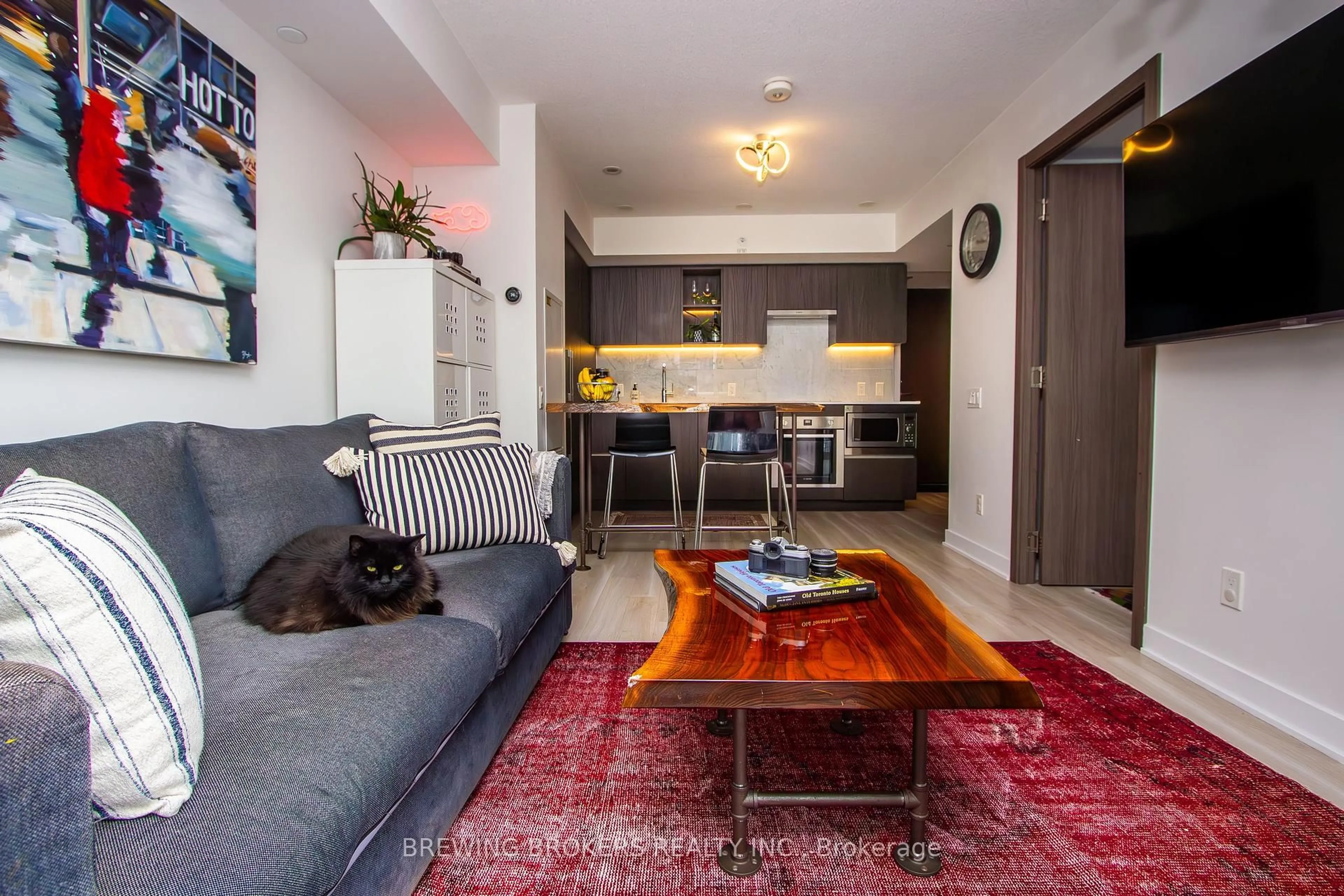 Living room with furniture, unknown for 17 Bathurst St #1503, Toronto Ontario M5V 0N1