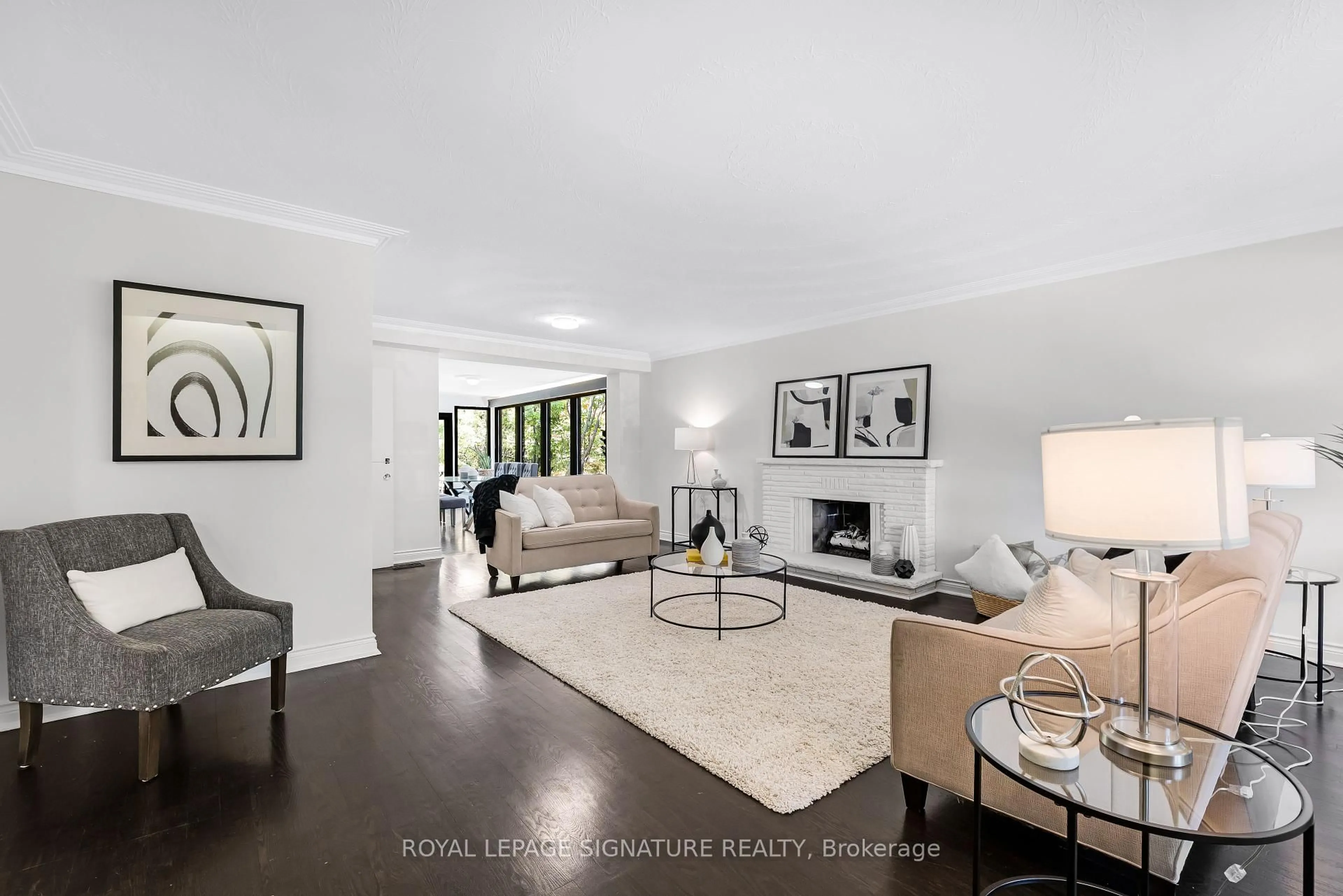 Living room with furniture, unknown for 24 Ealing Dr, Toronto Ontario M2L 2R5