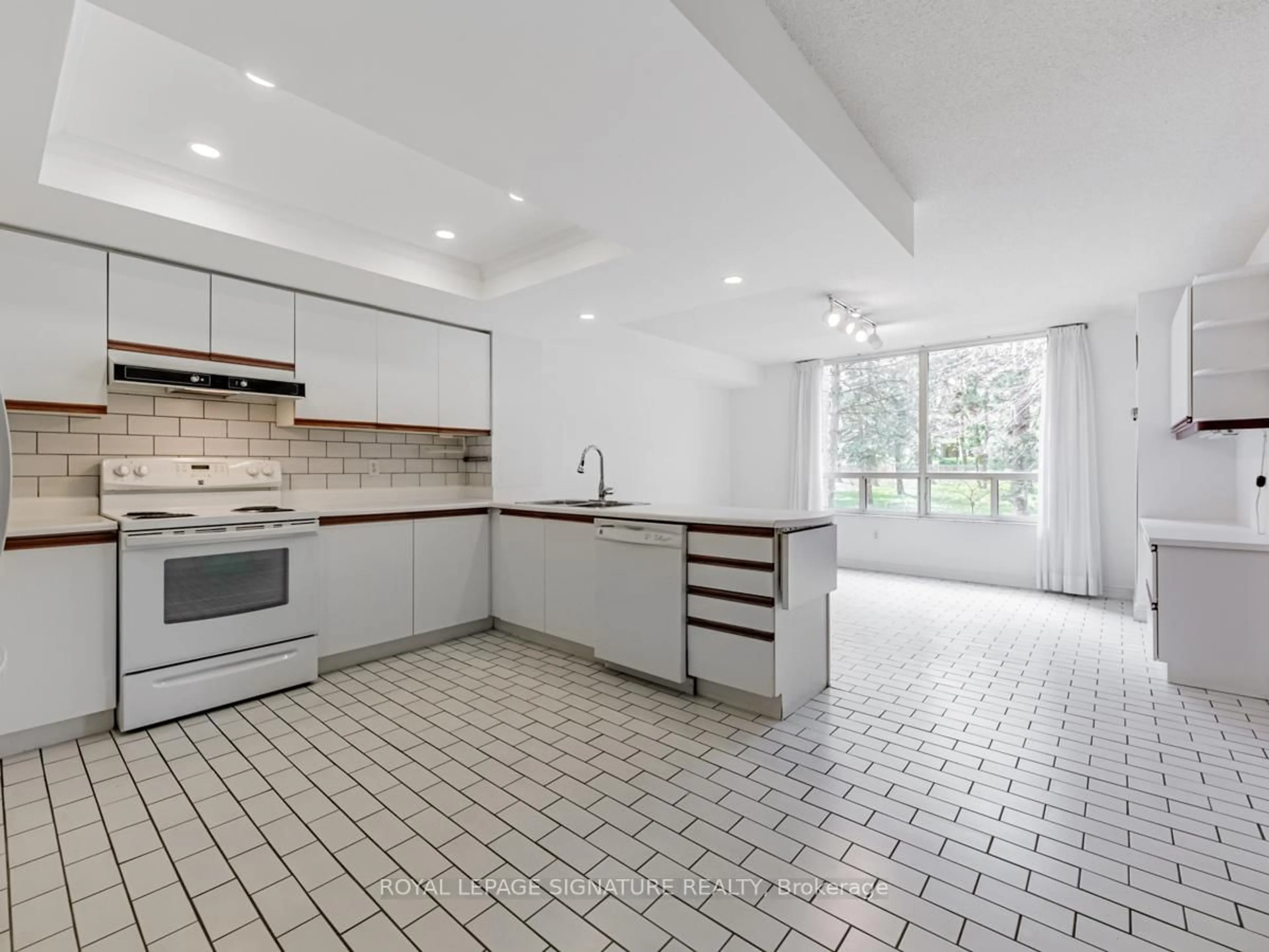 Open concept kitchen, ceramic/tile floor for 1200 Don Mills Rd #217, Toronto Ontario M3B 3N8