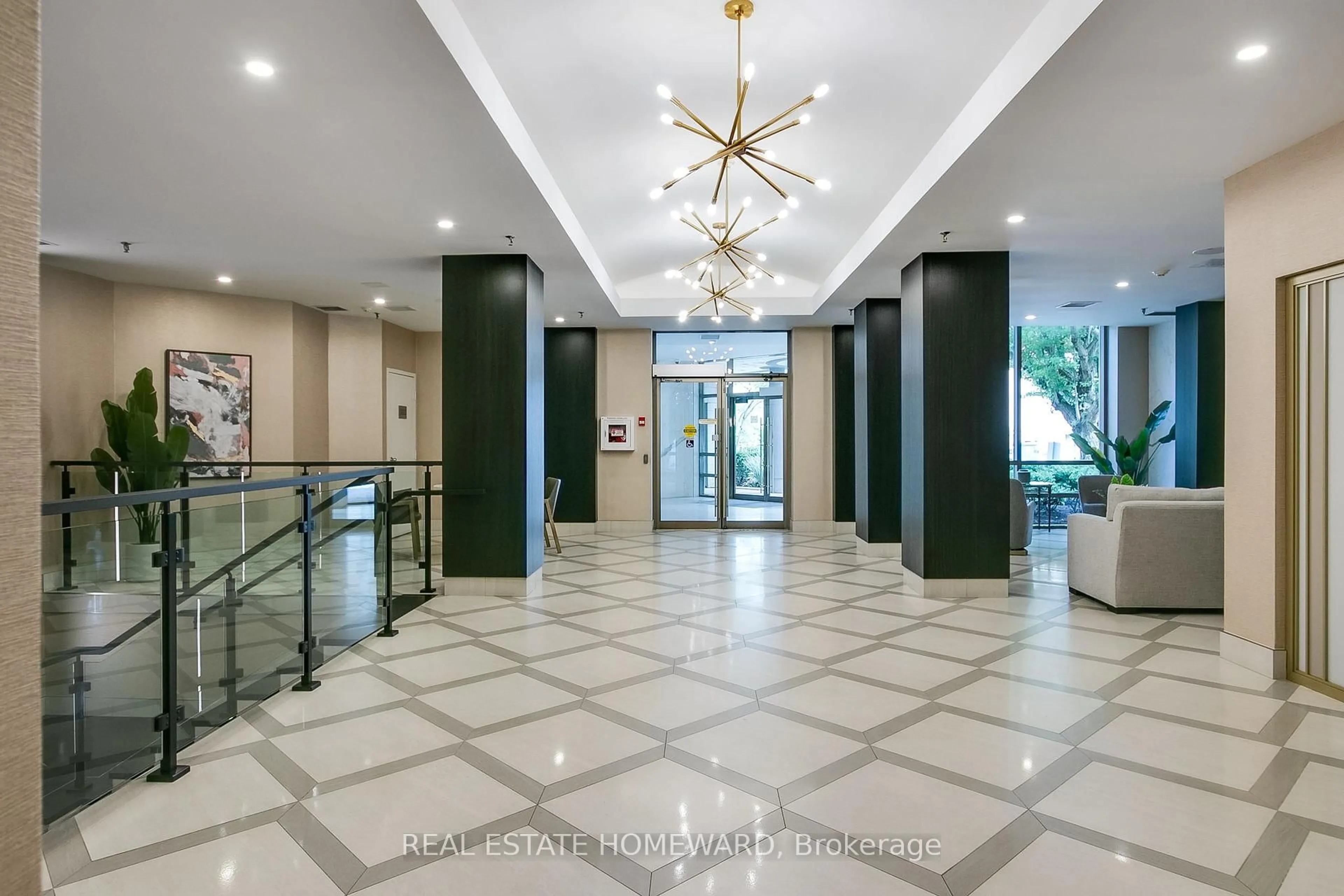 Indoor foyer for 215 Wynford Dr #1006, Toronto Ontario M3C 3P5