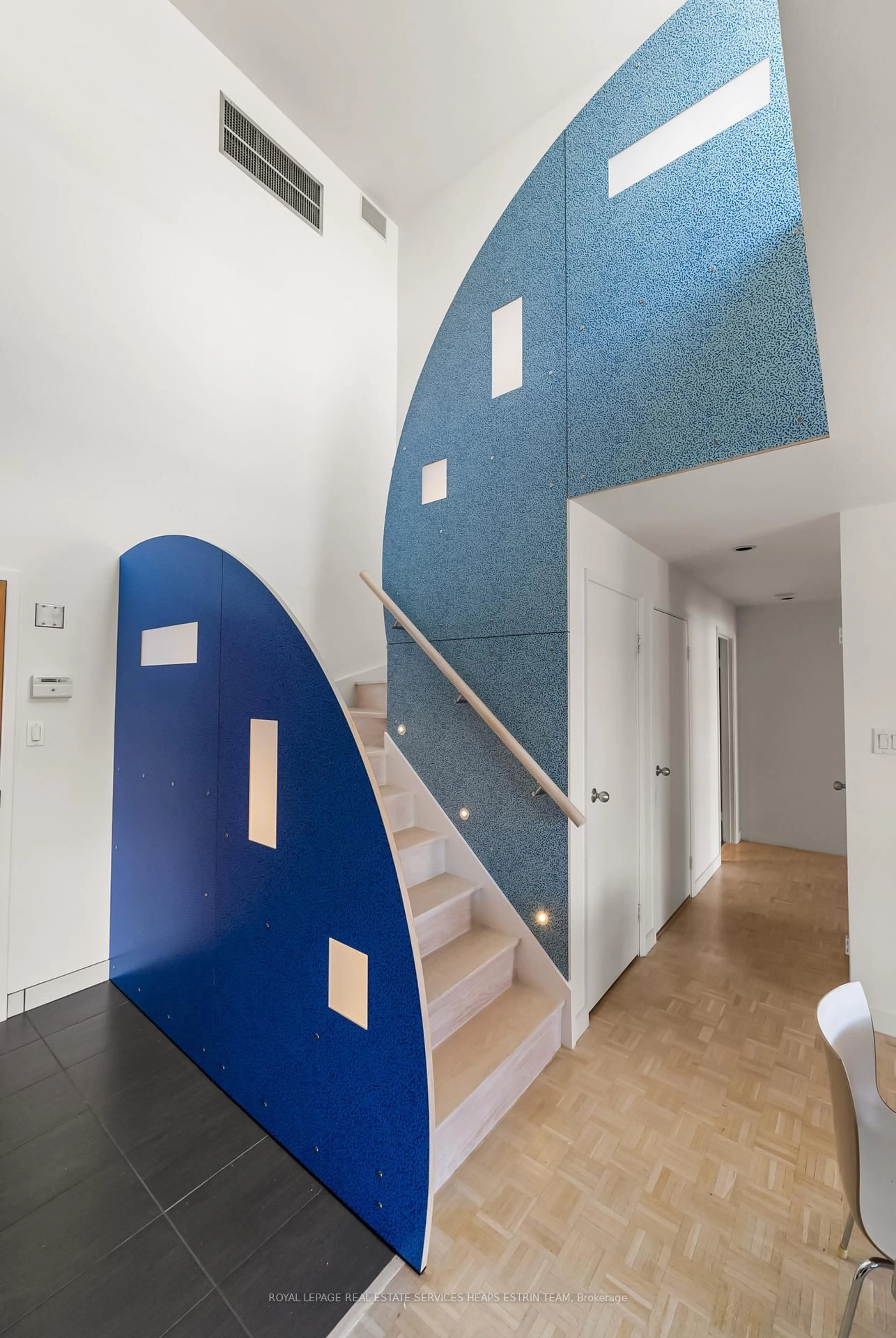 Stairs for 35 Church St #809, Toronto Ontario M5E 1T3