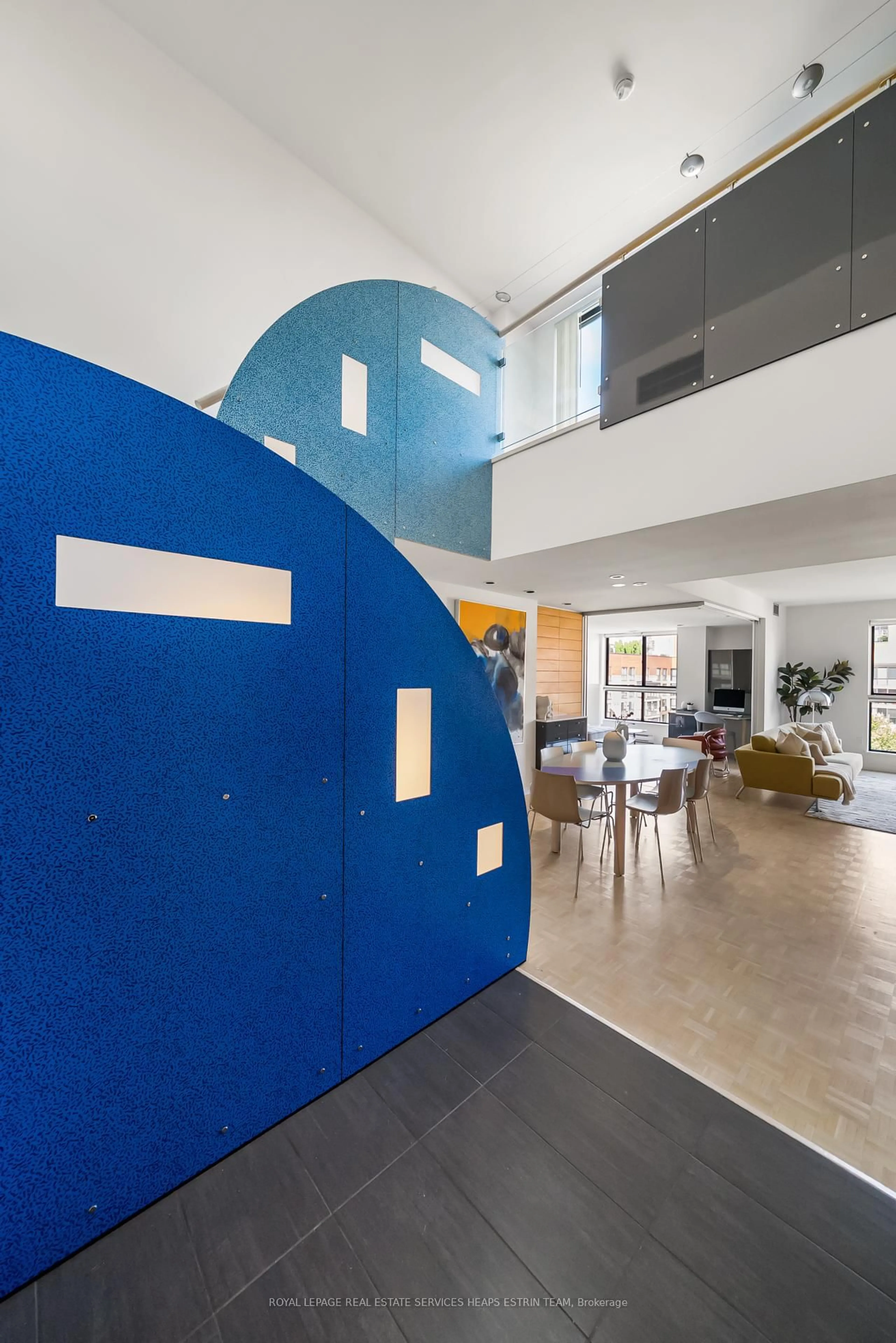 Indoor foyer for 35 Church St #809, Toronto Ontario M5E 1T3