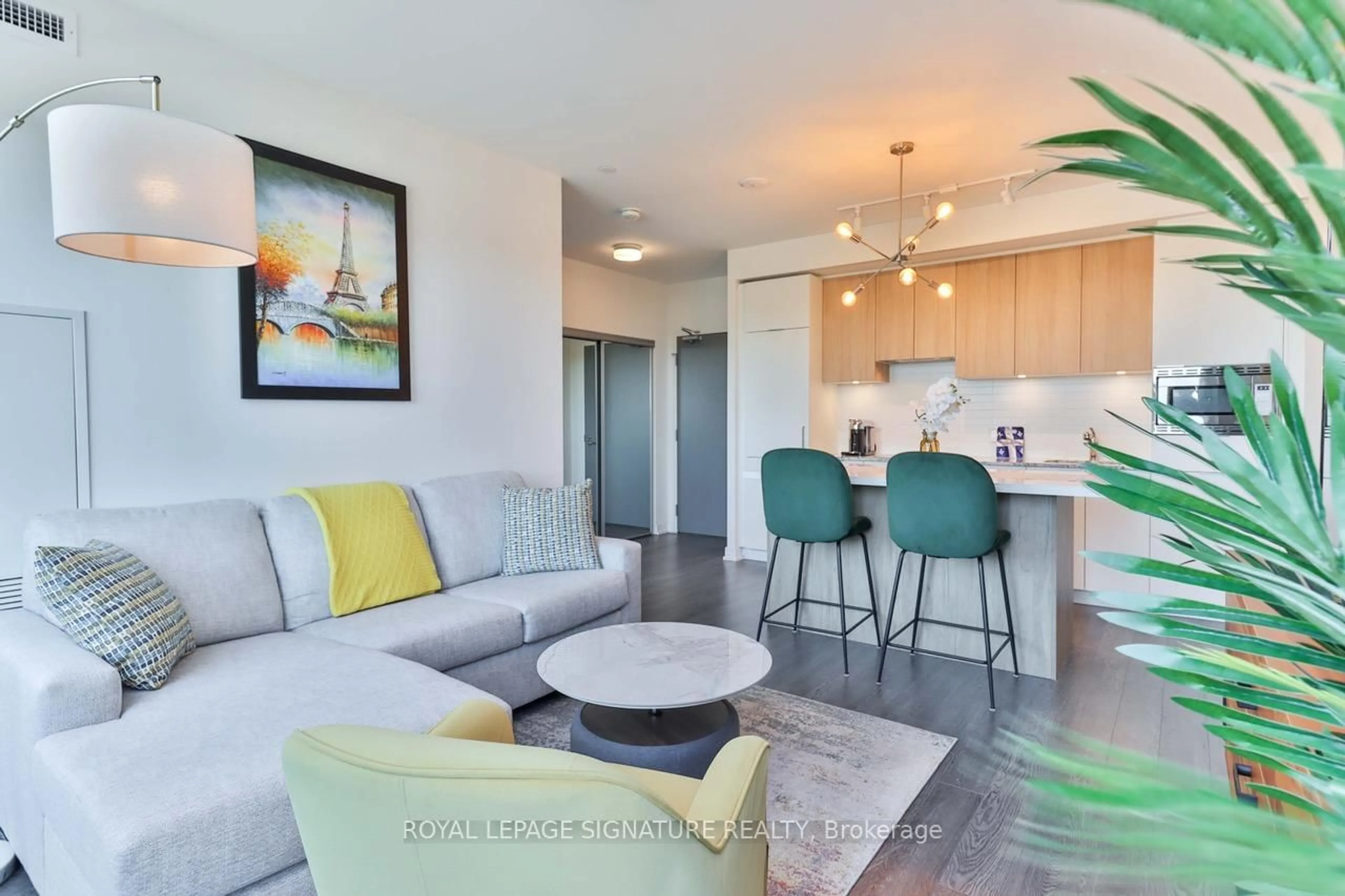 Living room with furniture, unknown for 20 O'Neill Rd #626, Toronto Ontario M3C 0R2