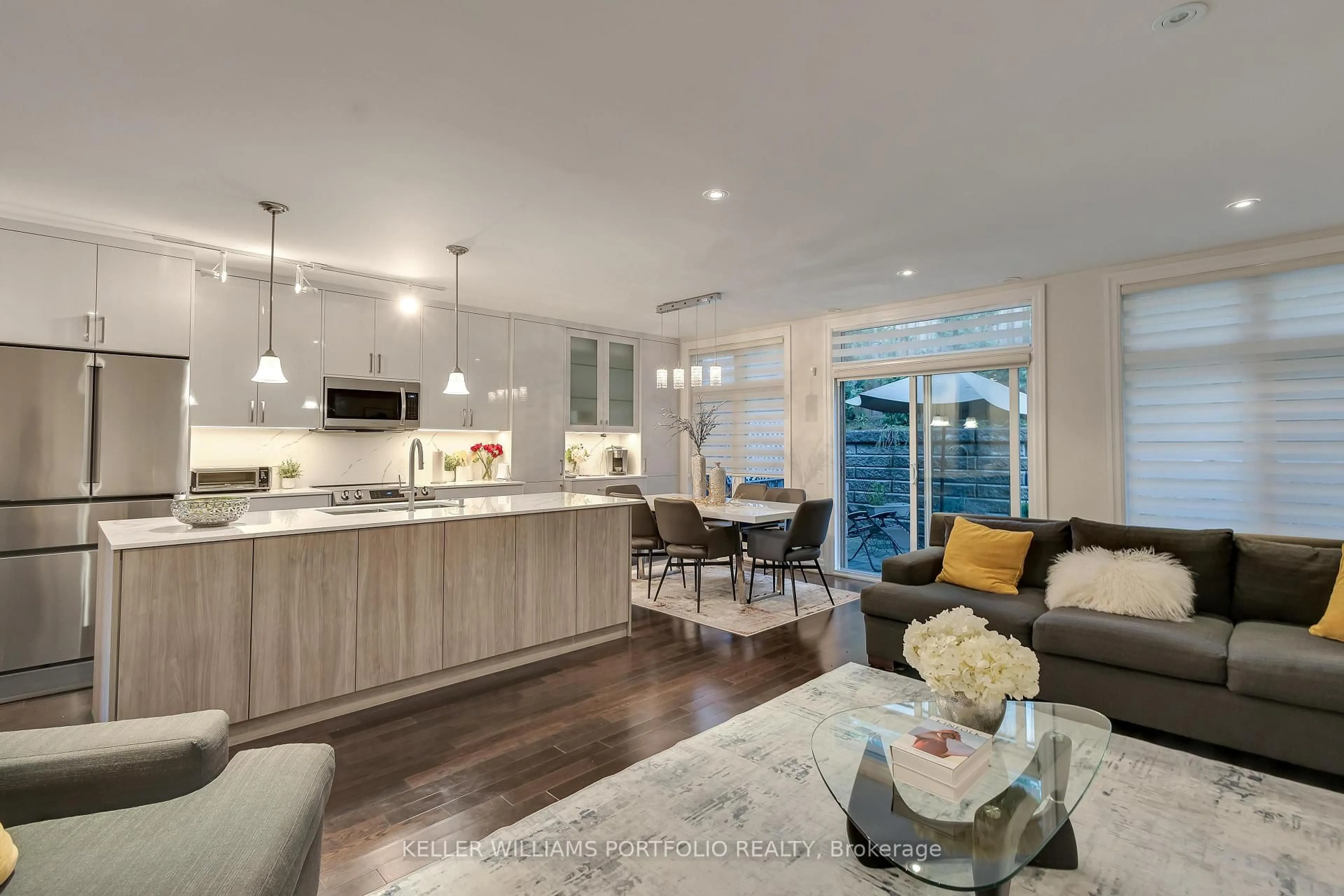 Open concept kitchen, unknown for 365A Roehampton Ave, Toronto Ontario M4P 1S3
