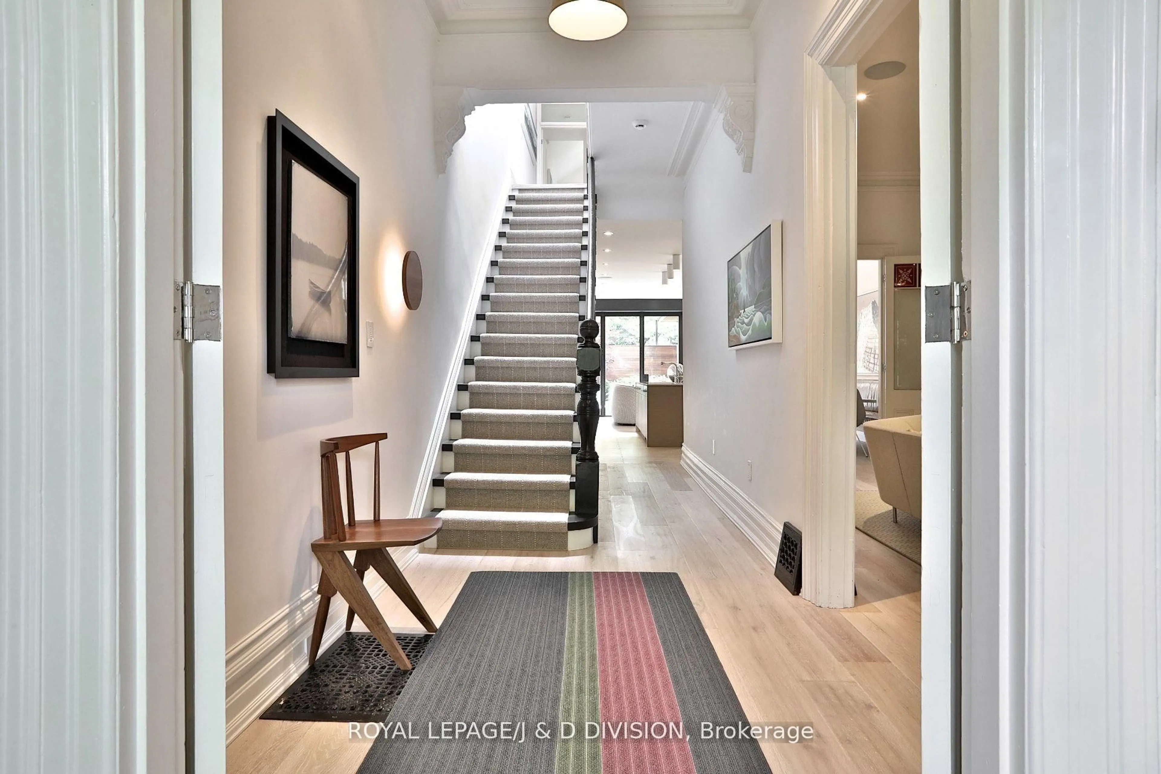 Indoor entryway for 426 Ontario St, Toronto Ontario M5A 2W1