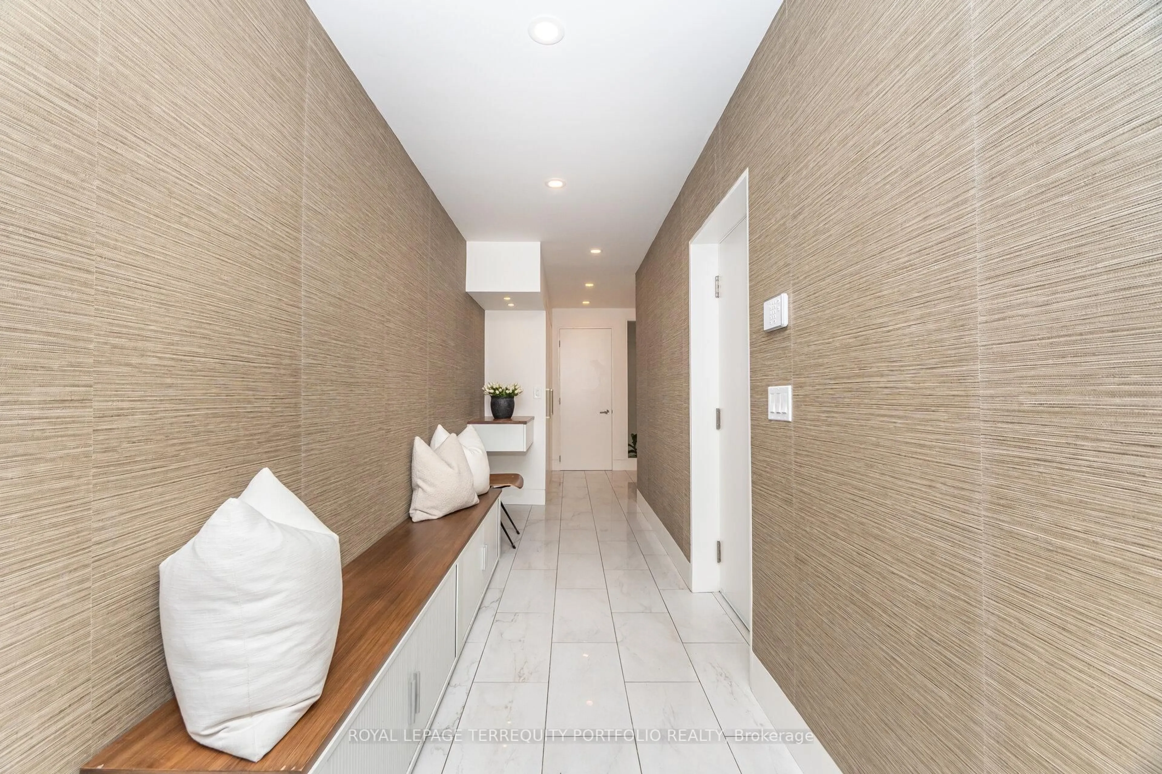 Indoor foyer for 62 Claremont St #3, Toronto Ontario M6J 2M5