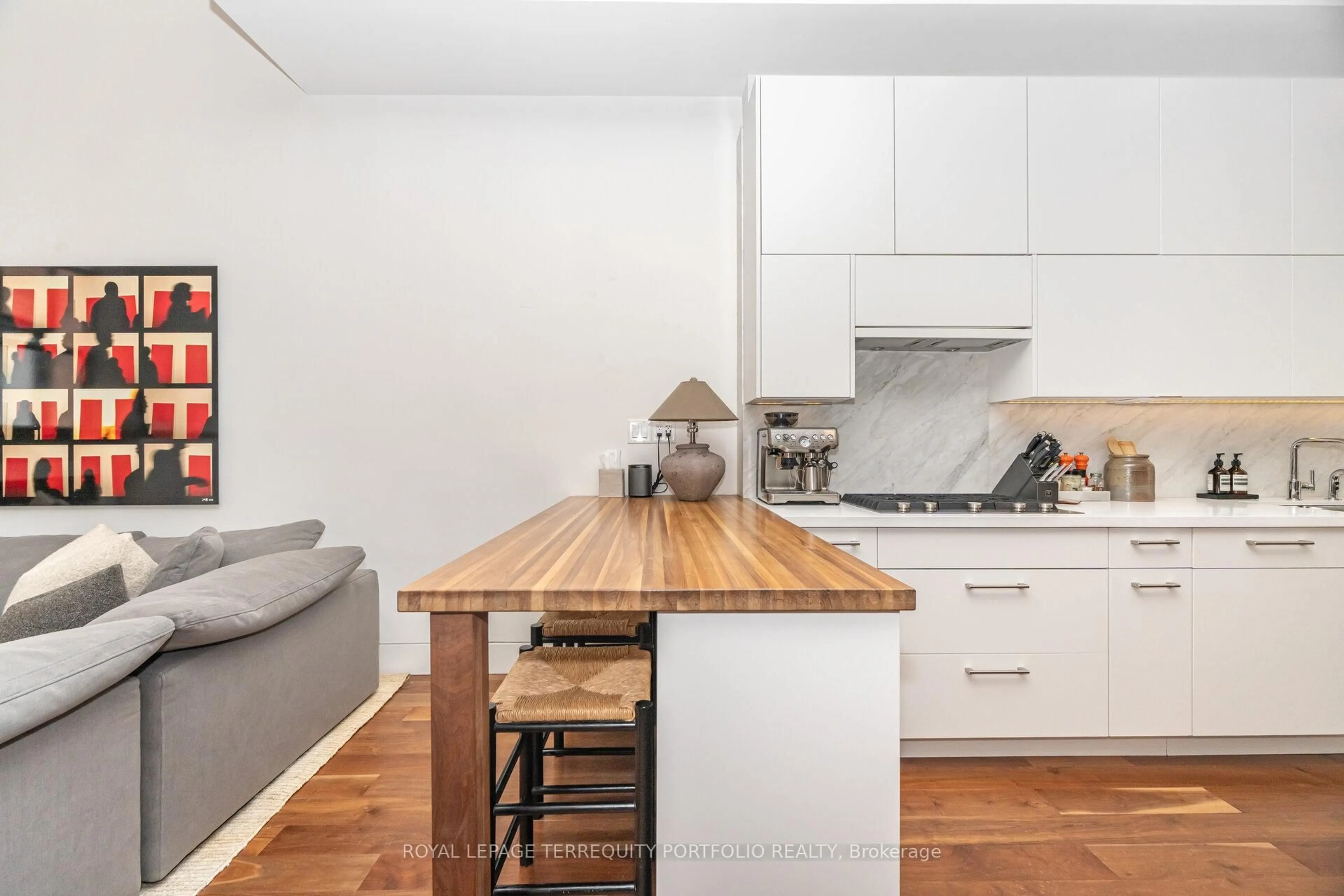 Unknown for 62 Claremont St #3, Toronto Ontario M6J 2M5
