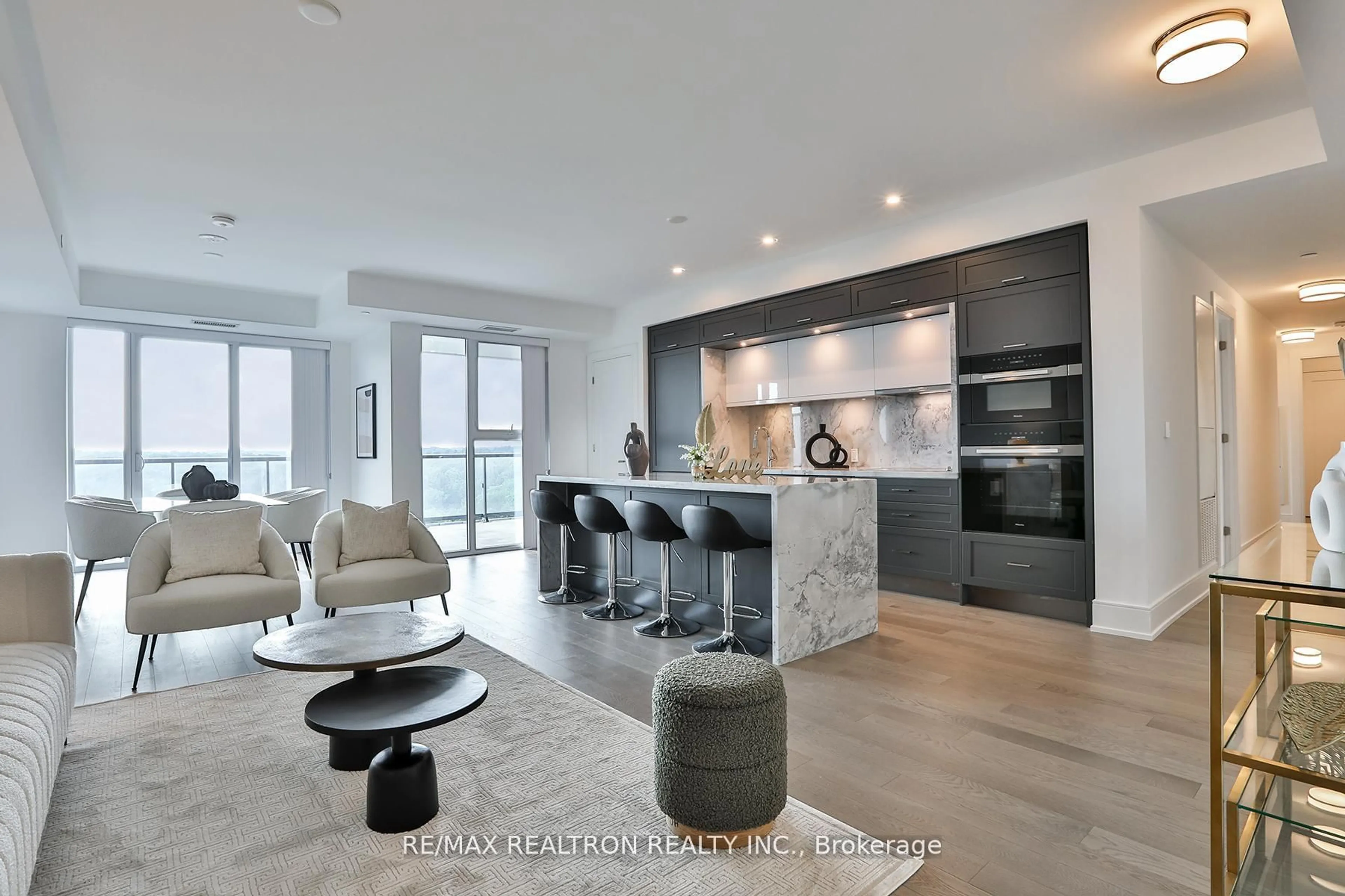 Open concept kitchen, ceramic/tile floor for 10 Inn On The Park Dr #901, Toronto Ontario M3C 0P9