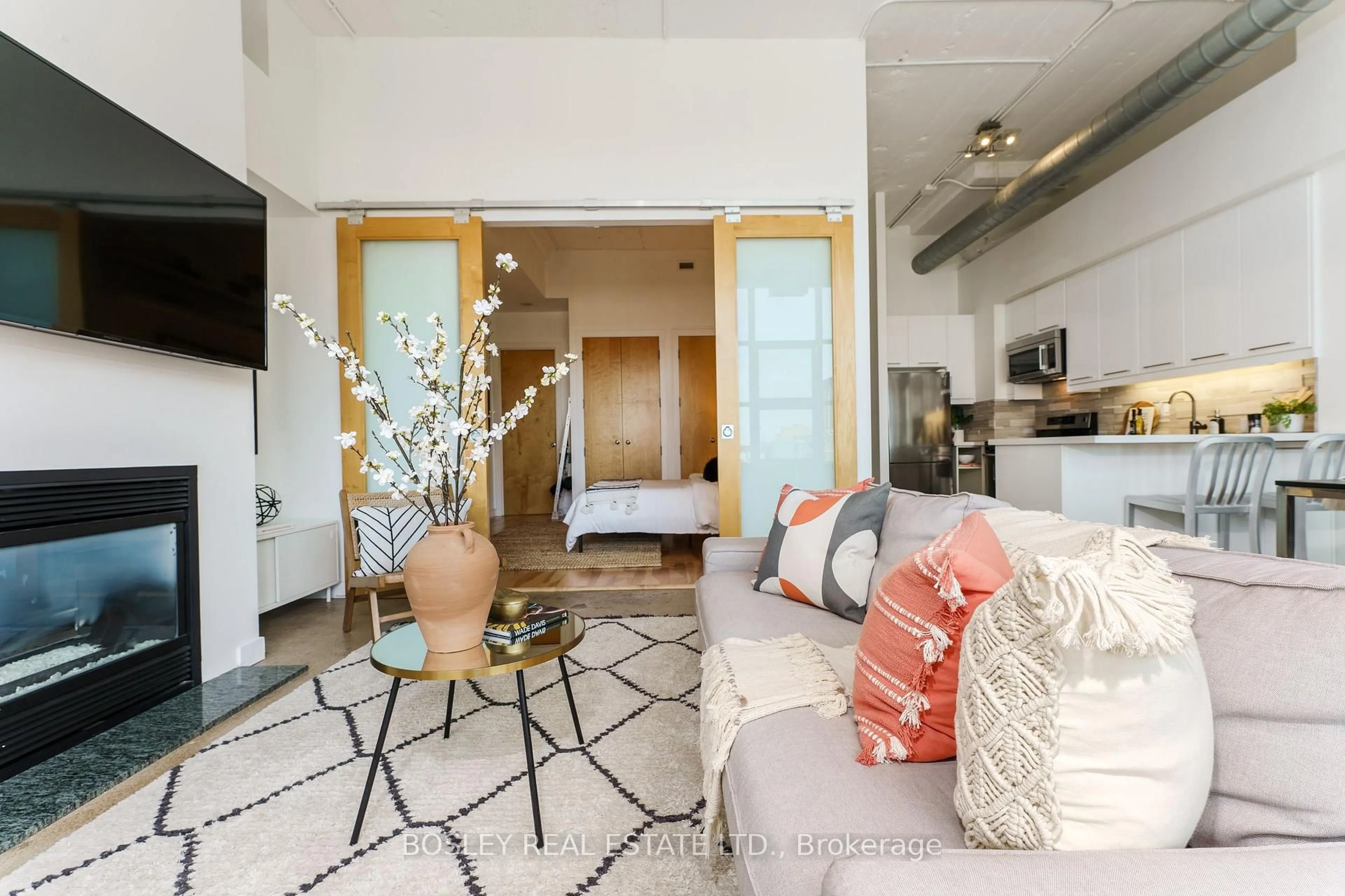 Living room with furniture, unknown for 155 Dalhousie St #748, Toronto Ontario M5B 2P7