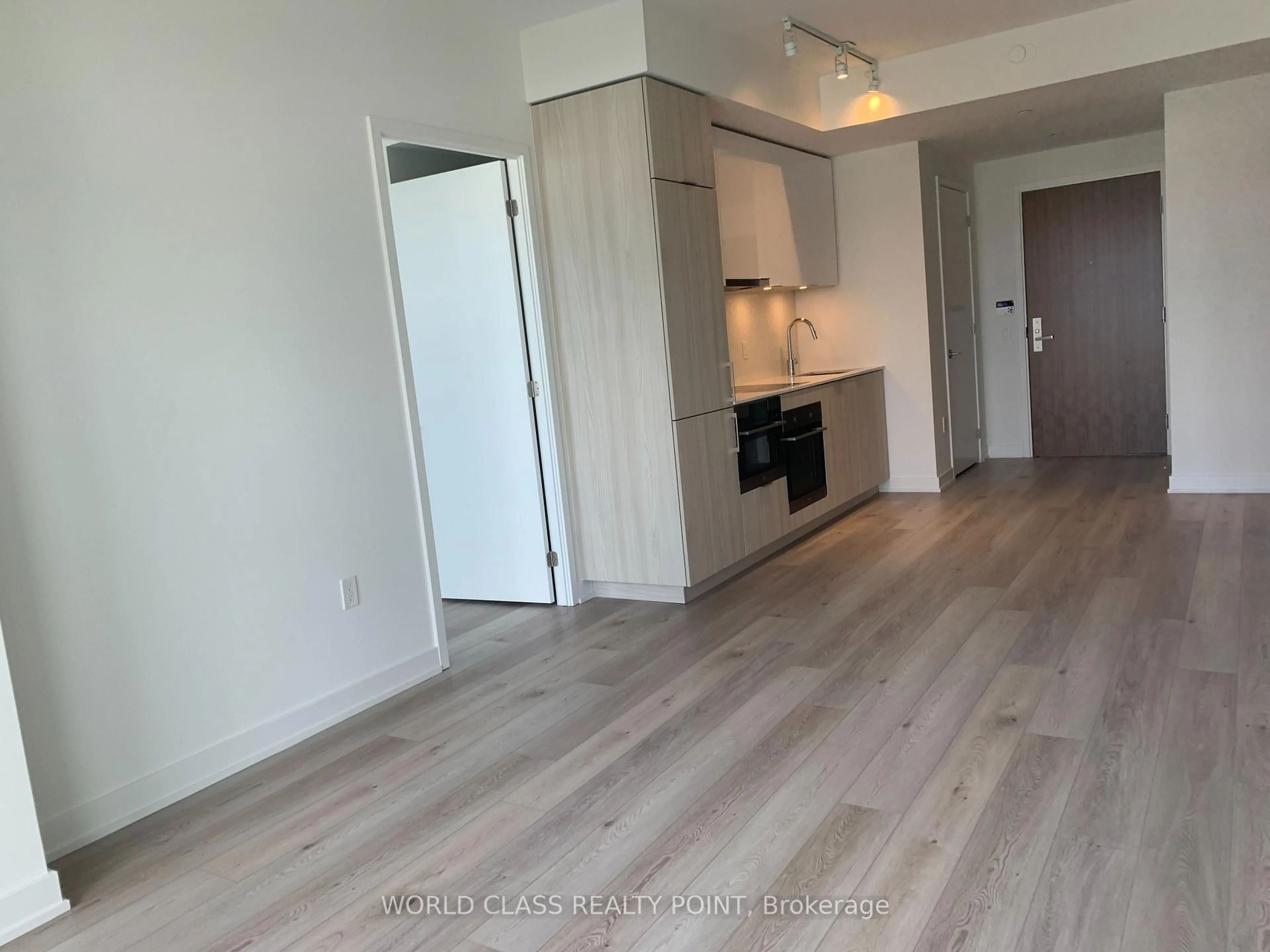 A pic of a room for 15 Queens Quay #1801, Toronto Ontario M5E 0C5