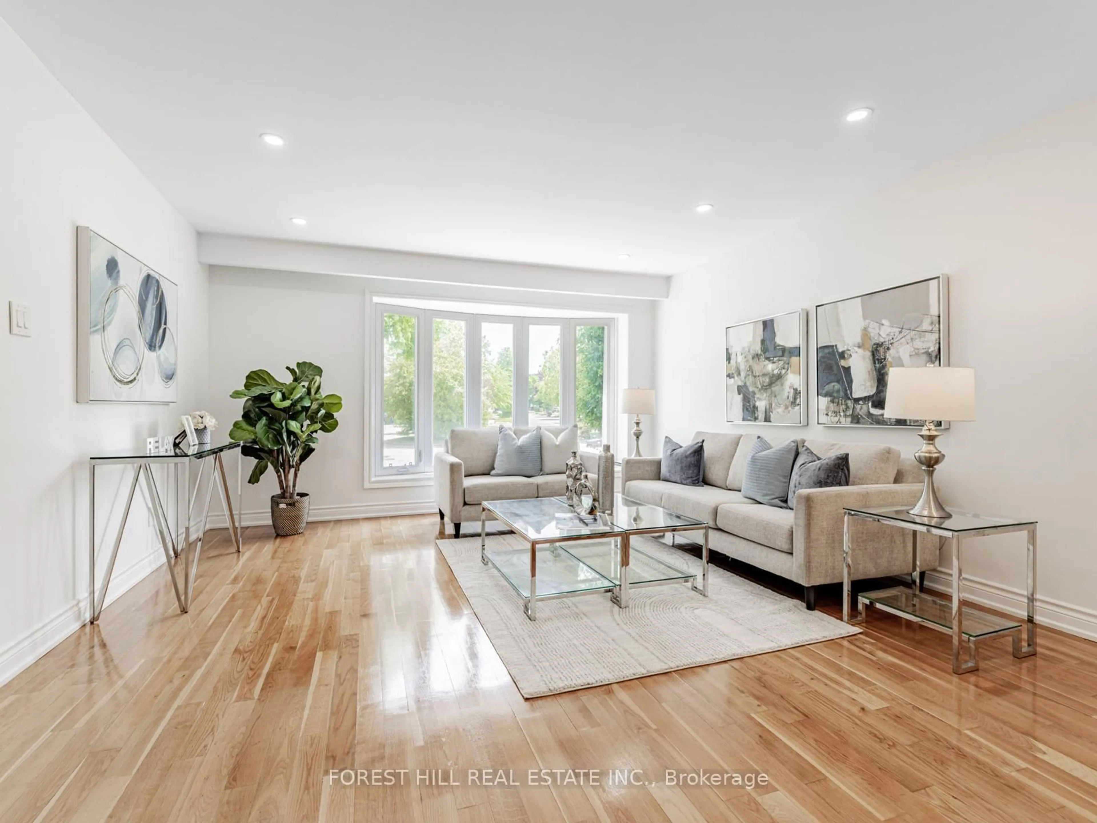 Living room with furniture, unknown for 27 Apache Tr, Toronto Ontario M2H 2H7