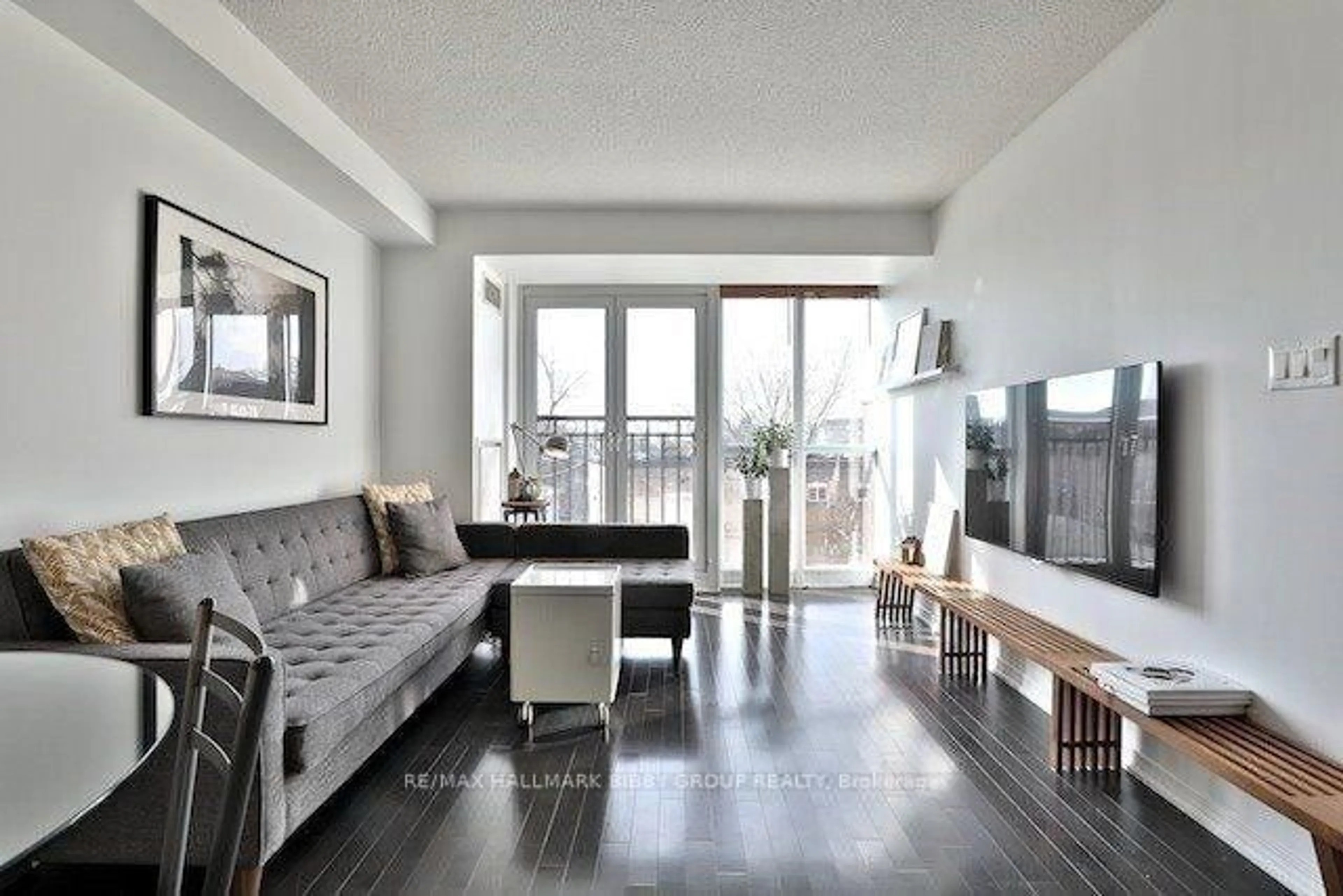 Living room with furniture, unknown for 308 Palmerston Ave #305, Toronto Ontario M6J 3X9