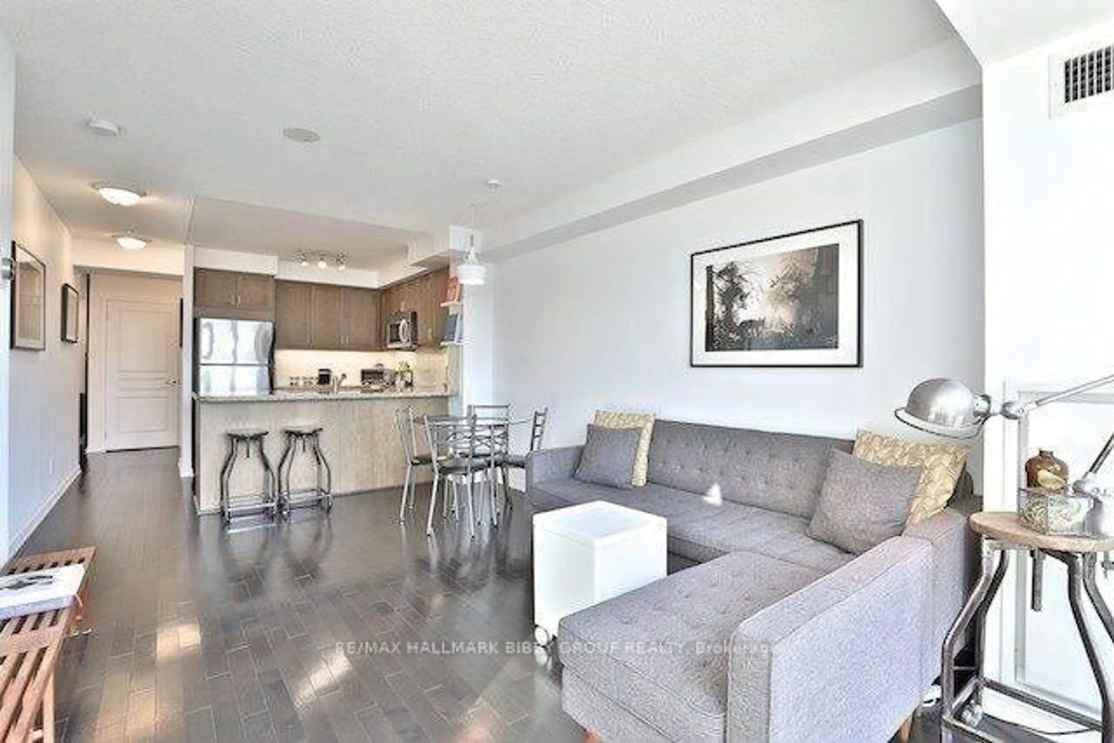 Living room with furniture, unknown for 308 Palmerston Ave #305, Toronto Ontario M6J 3X9