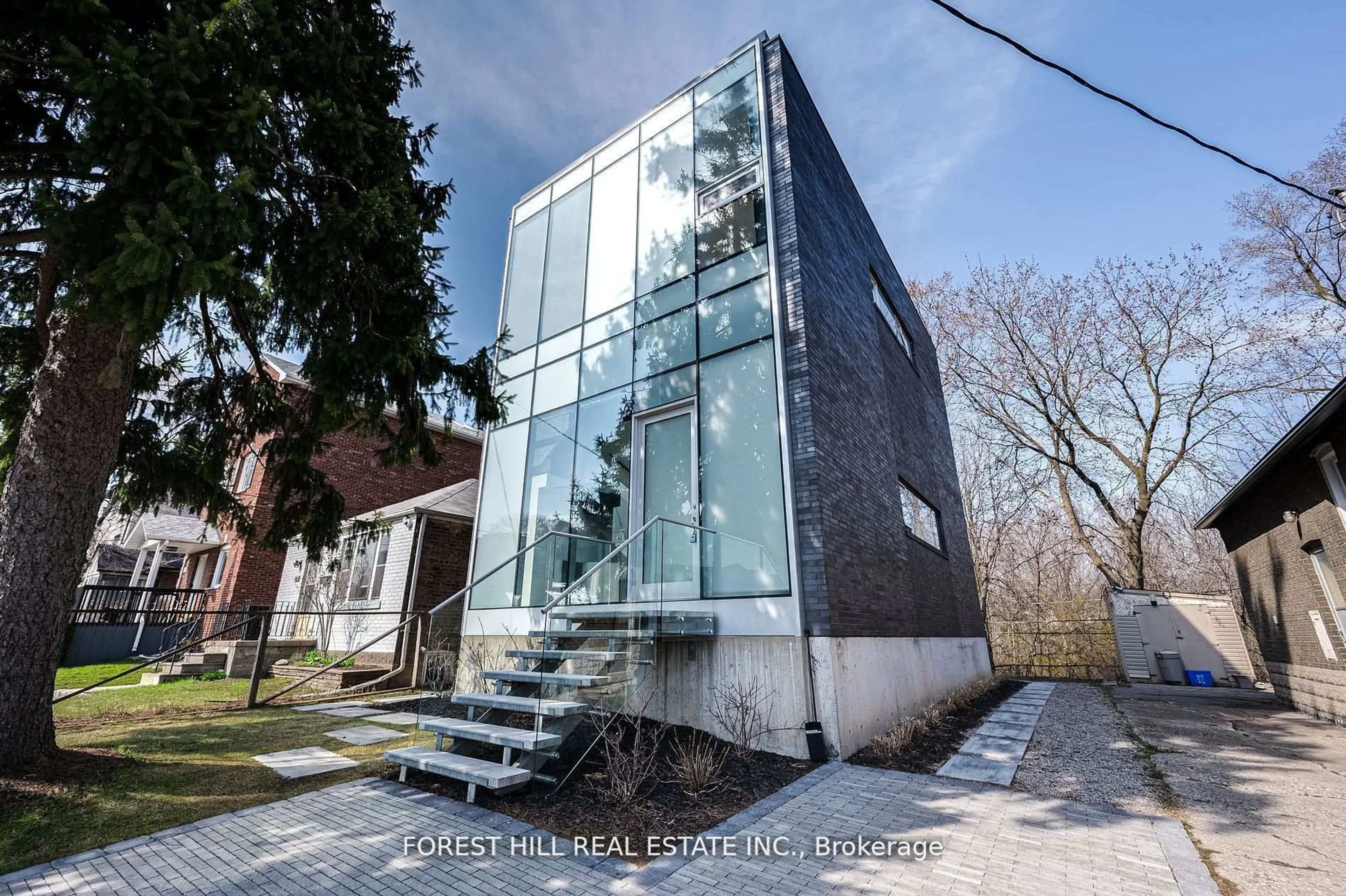 Home with brick exterior material, building for 561 Arlington Ave, Toronto Ontario M6C 3A6