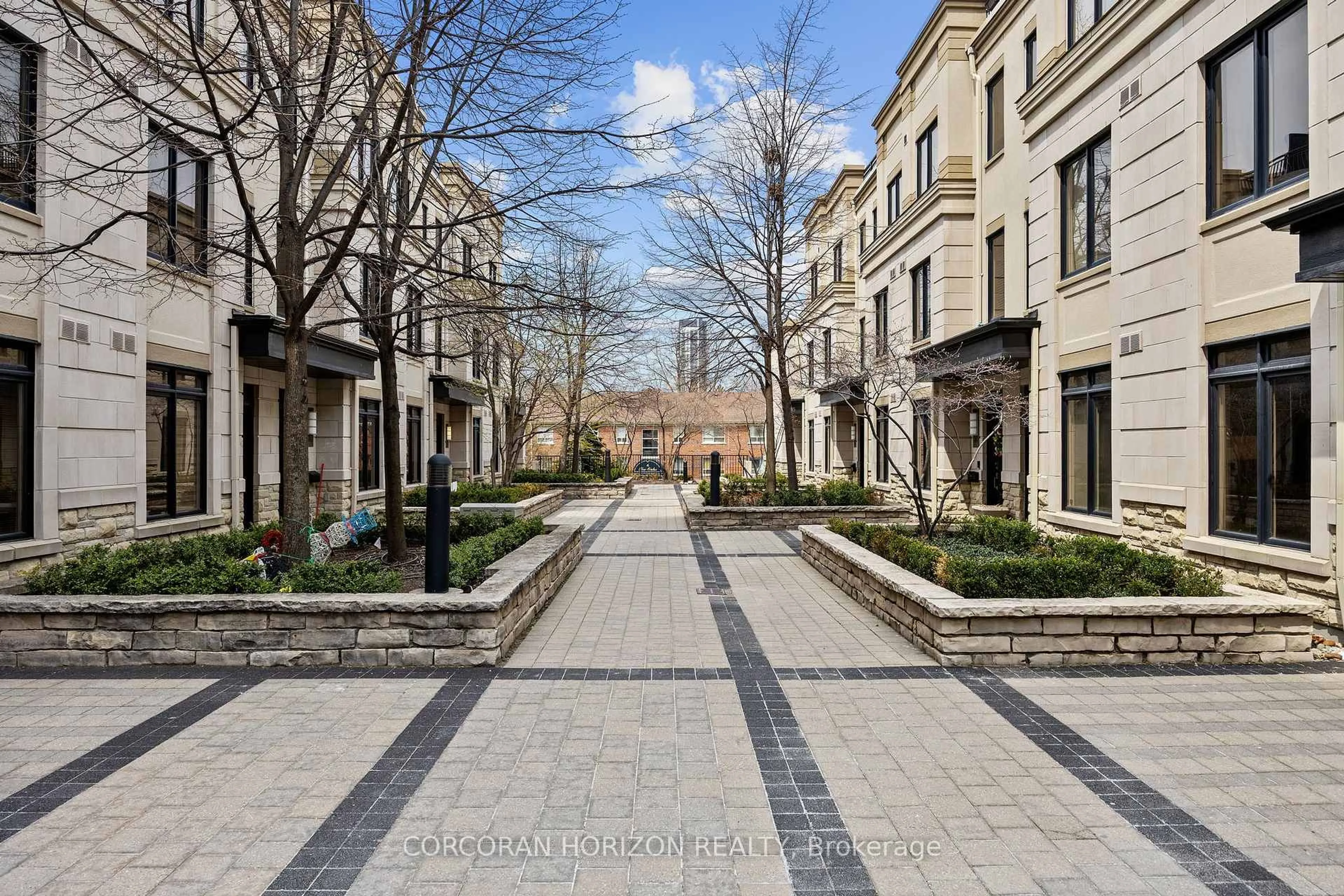 Patio, street for 9 Oakburn Cres #TH39, Toronto Ontario M2N 2T5