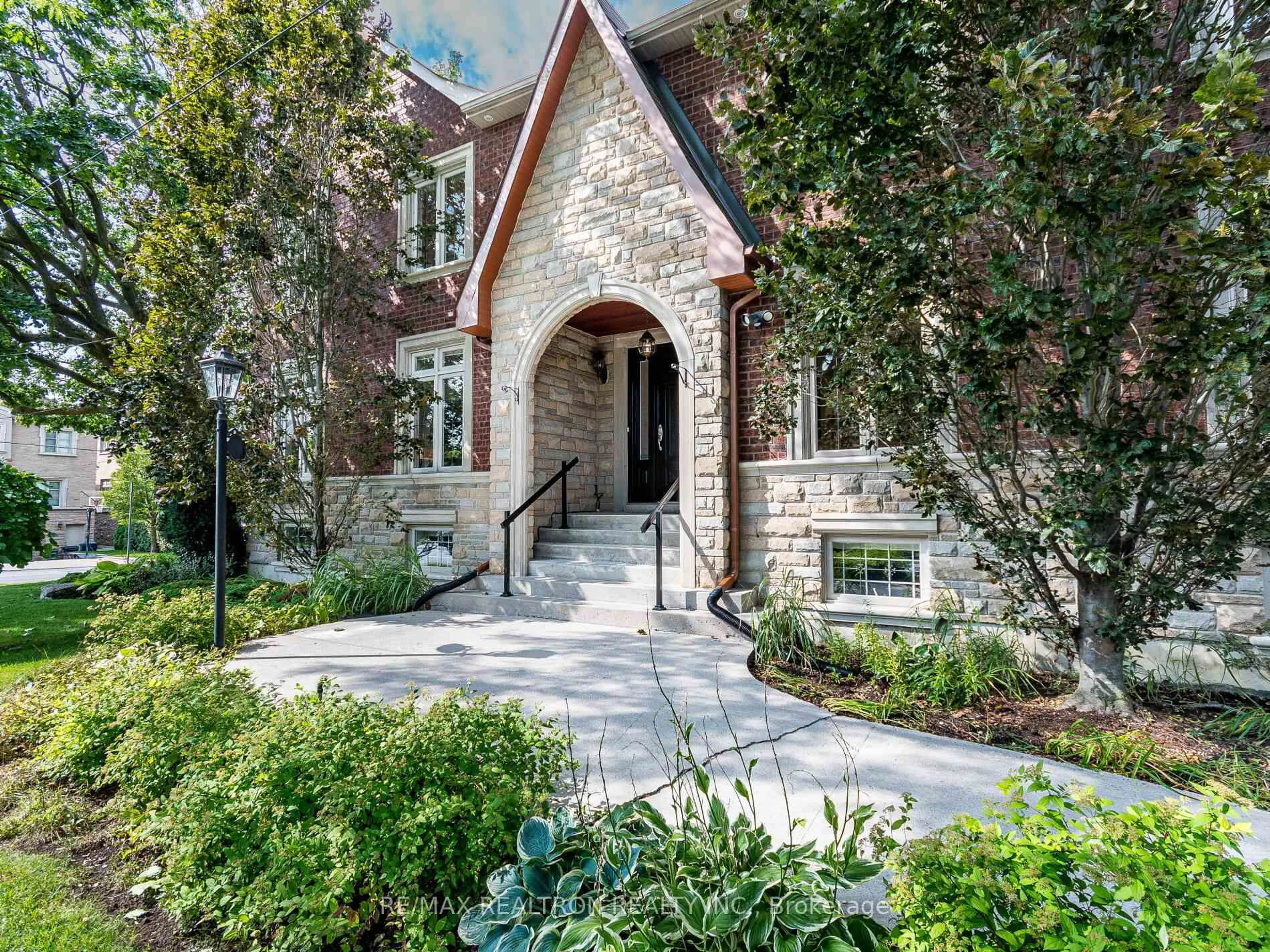 Home with brick exterior material, street for 154 Glen Park Ave, Toronto Ontario M6B 2C7