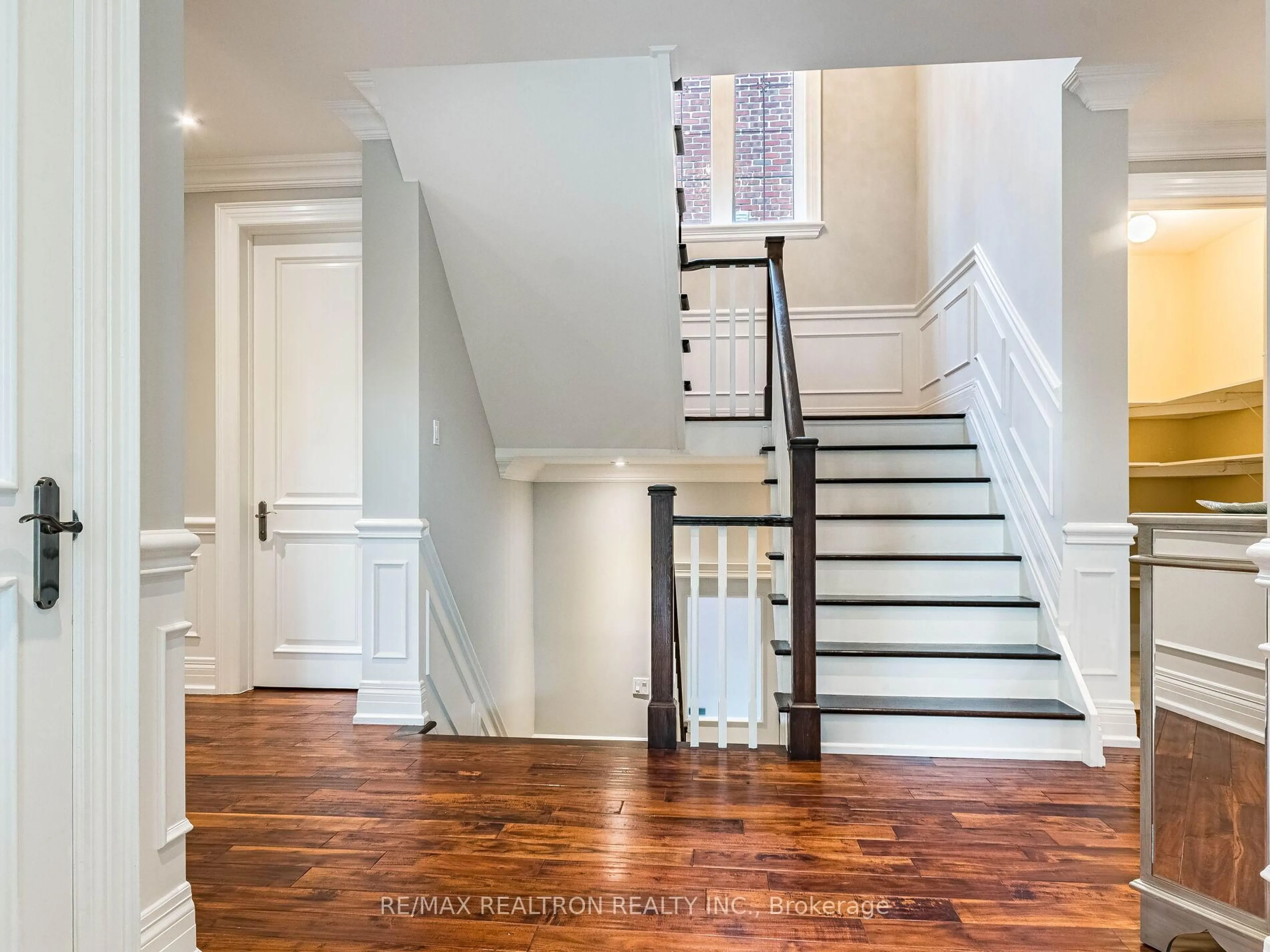 Indoor entryway for 154 Glen Park Ave, Toronto Ontario M6B 2C7