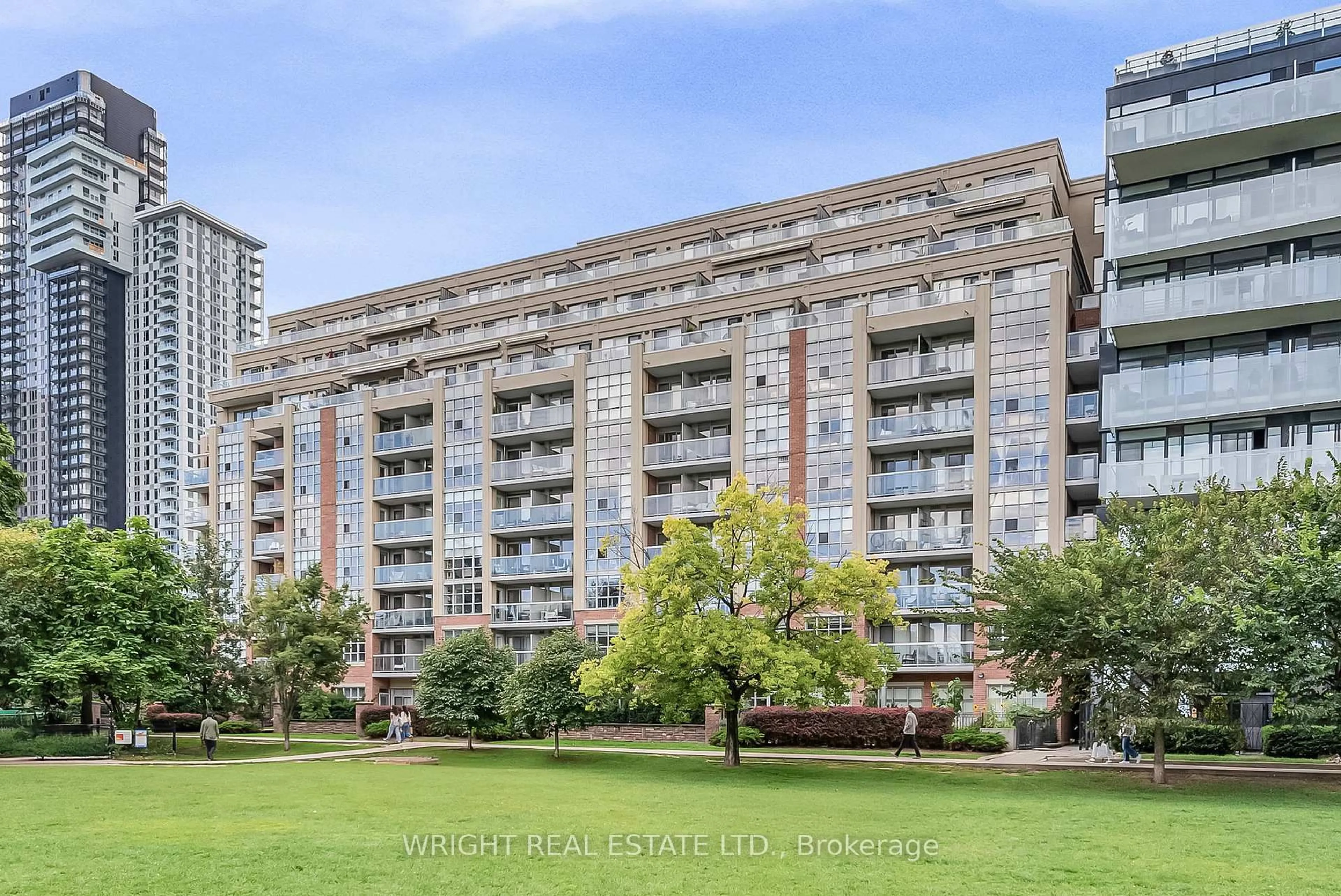 A pic from outside/outdoor area/front of a property/back of a property/a pic from drone, unknown for 15 Stafford St #LPH 15, Toronto Ontario M5V 3X6