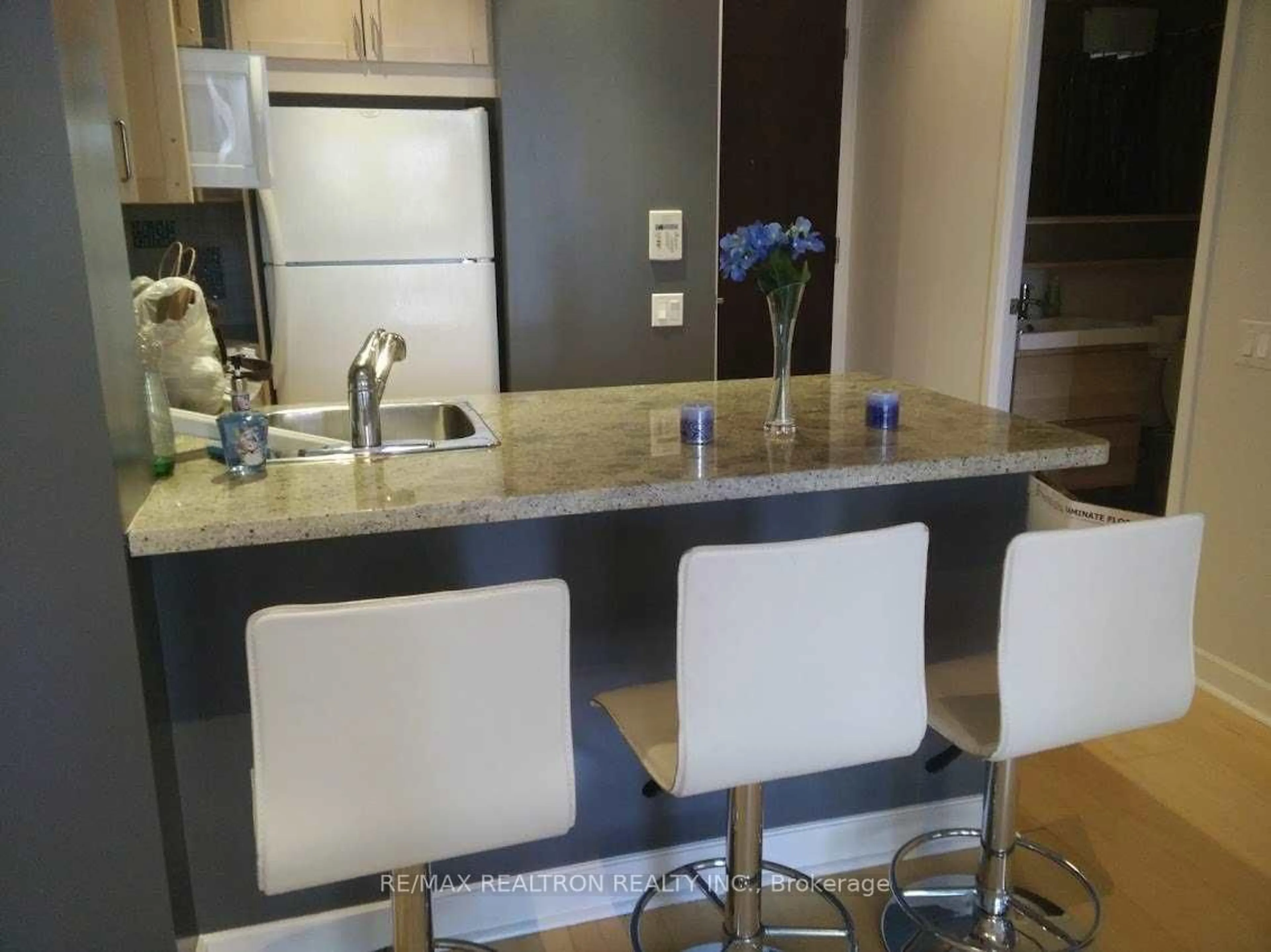Open concept kitchen, unknown for 85 Bloor St #1603, Toronto Ontario M4W 3Y1