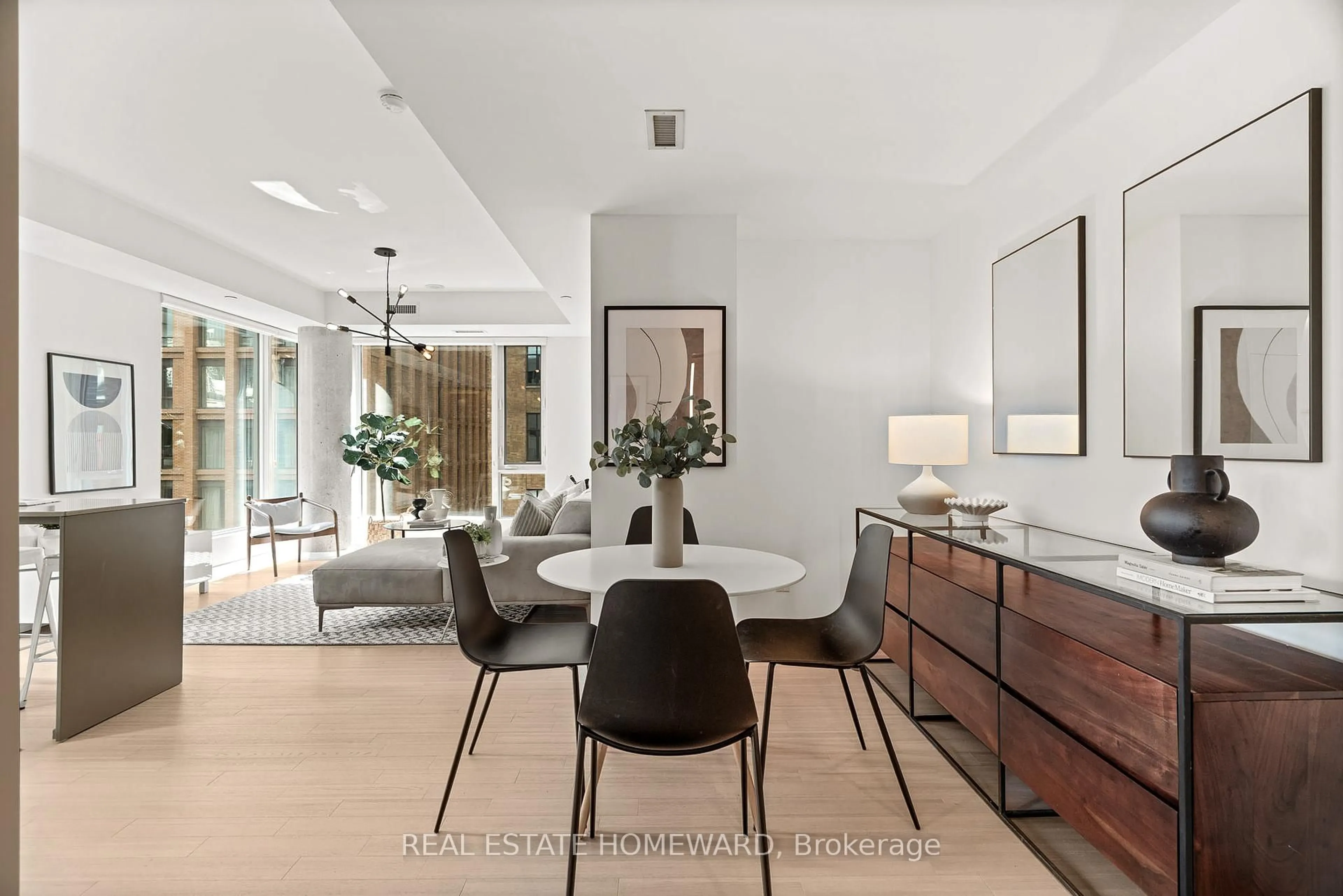 Unknown for 101 Peter St #606, Toronto Ontario M5V 0G6