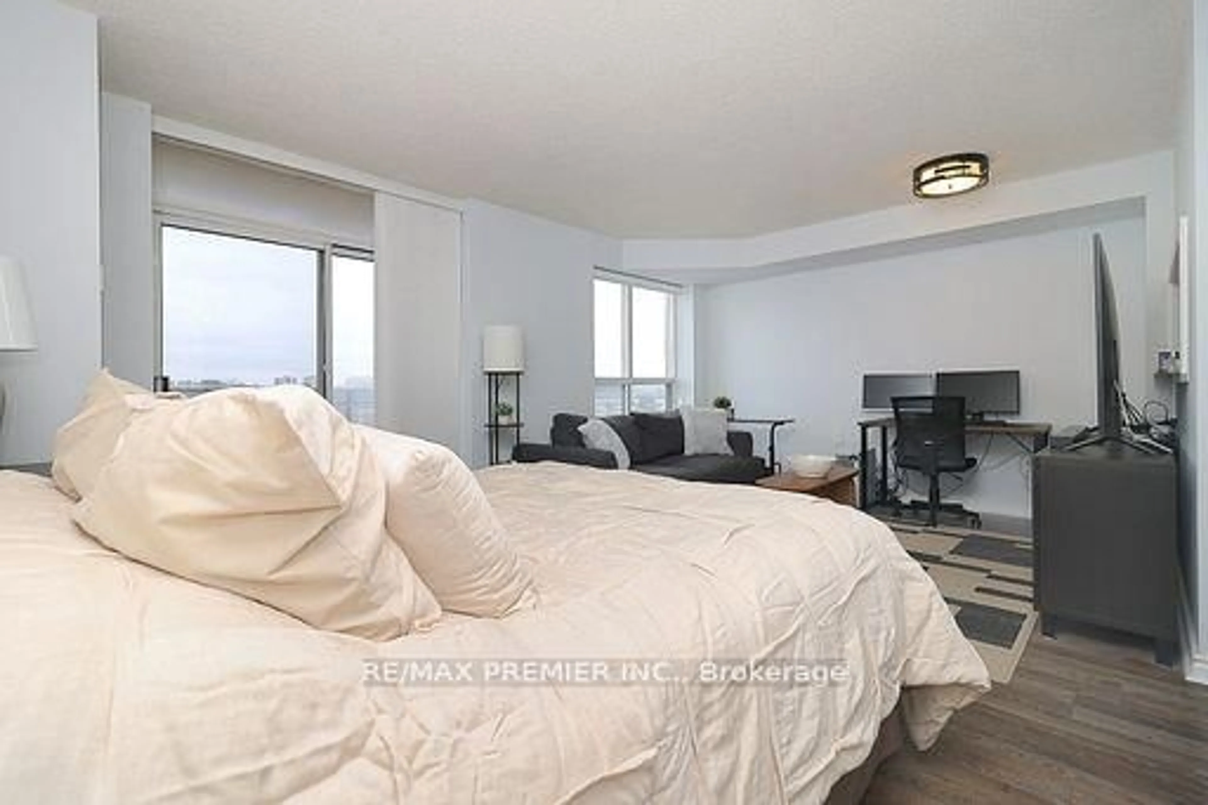 A pic of a room for 650 Lawrence Ave #721, Toronto Ontario M6A 3E8