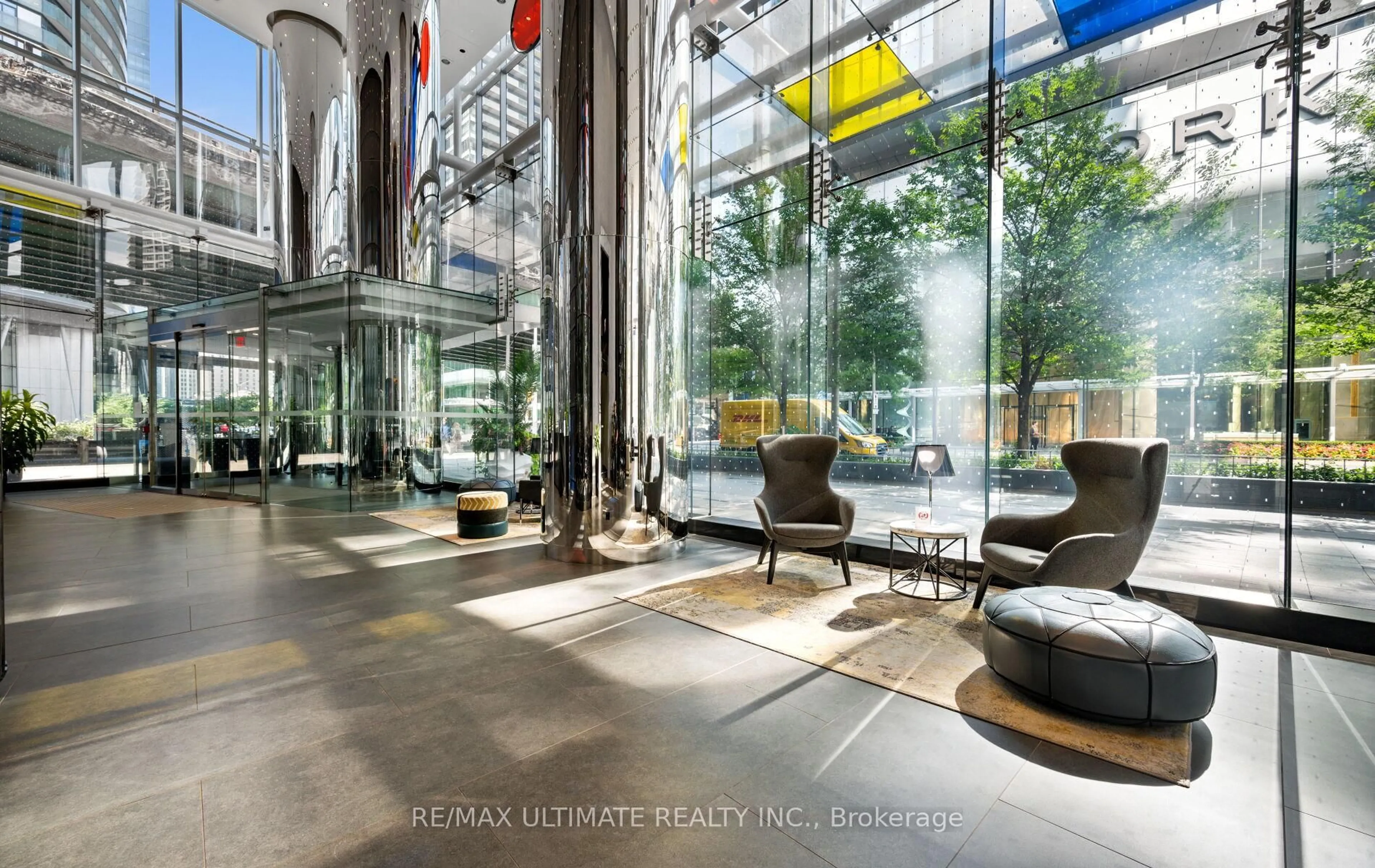 Lobby for 10 York St #1407, Toronto Ontario M5J 0E1