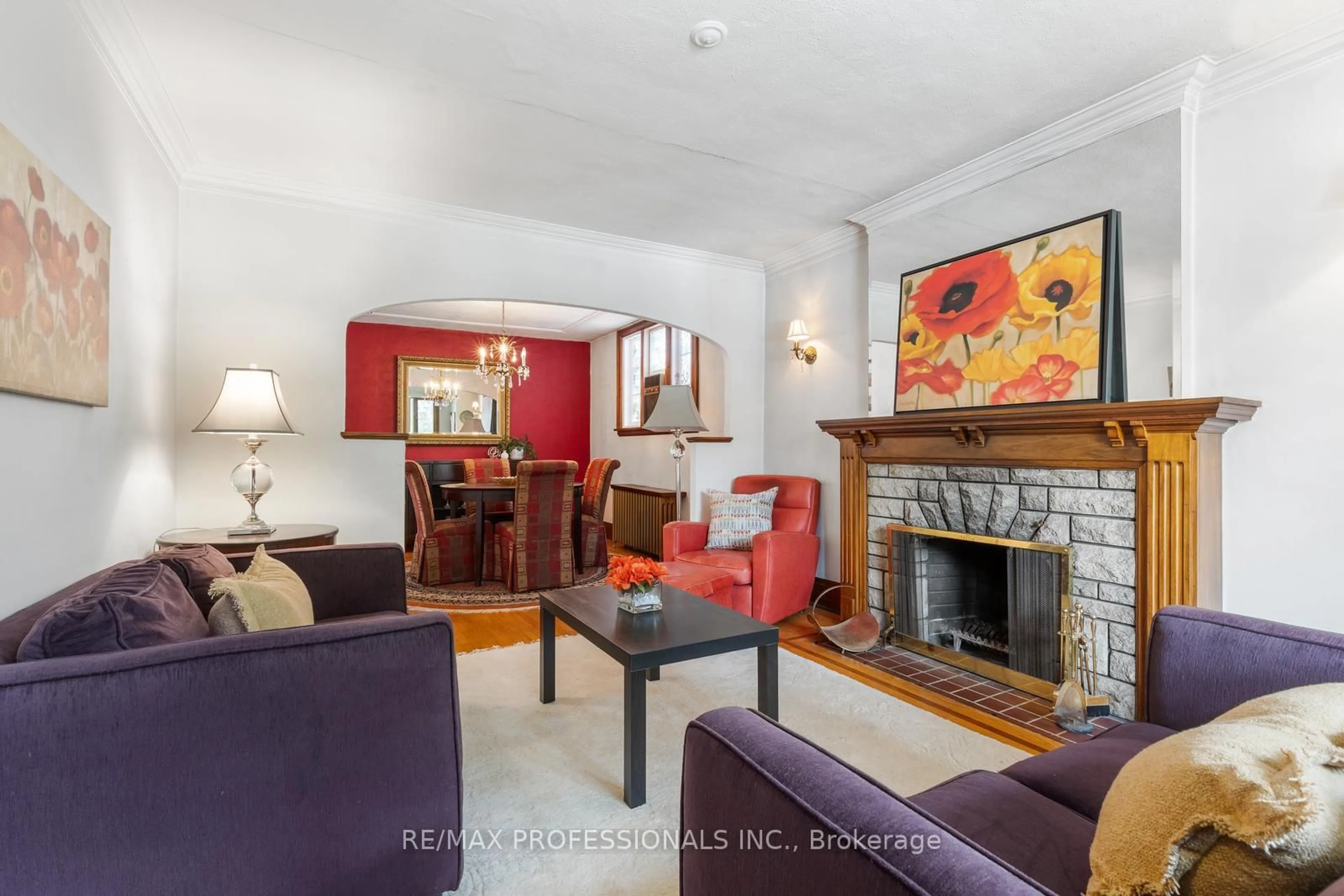 Living room with furniture, unknown for 212 Douglas Ave, Toronto Ontario M5M 1G8