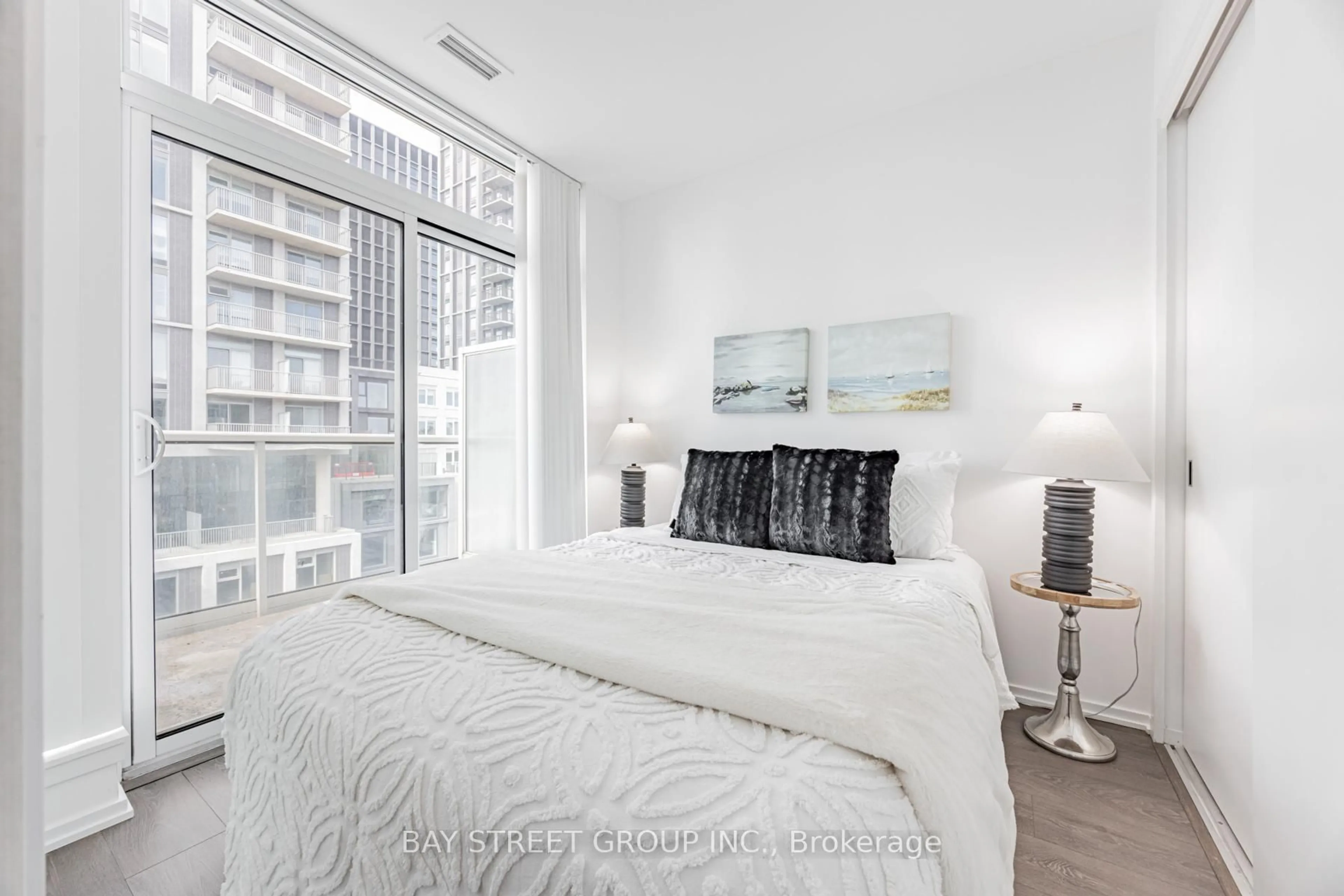 Bedroom with bed, unknown for 783 Bathurst St #812, Toronto Ontario M5S 0A8