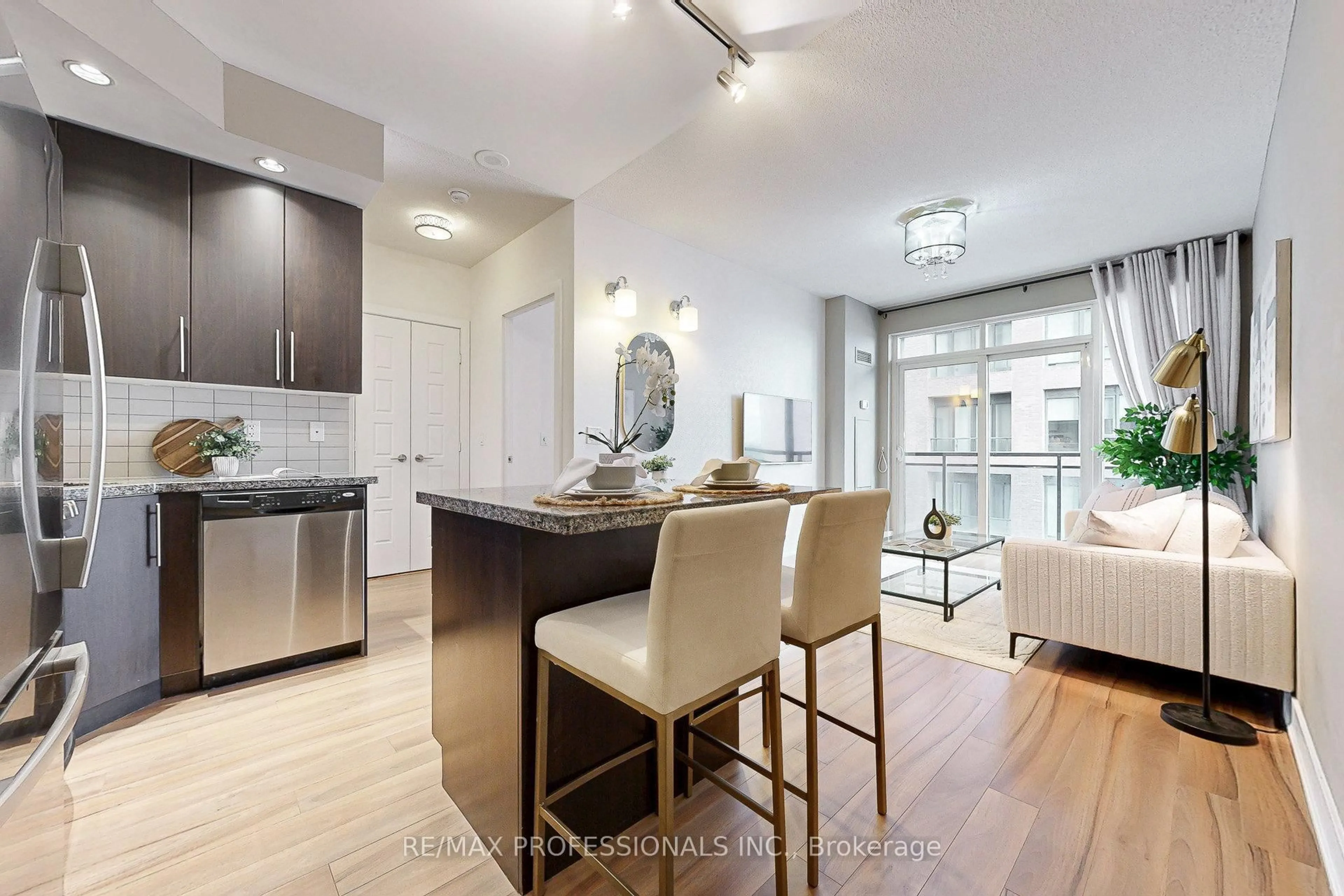 Open concept kitchen, unknown for 28 Linden St #1601, Toronto Ontario M4Y 0A4