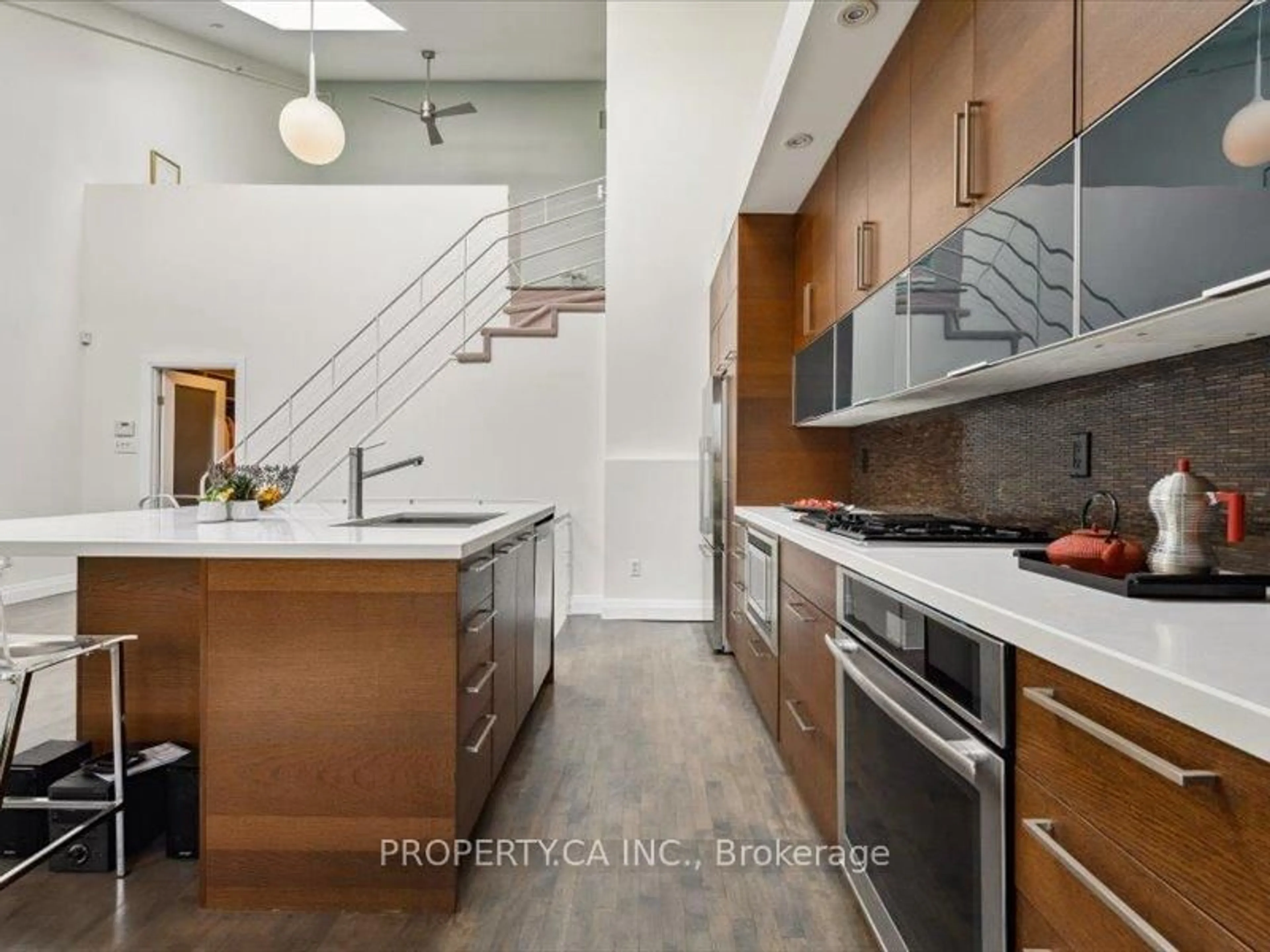 Contemporary kitchen, ceramic/tile floor for 670 Richmond St #204, Toronto Ontario M6J 1C3
