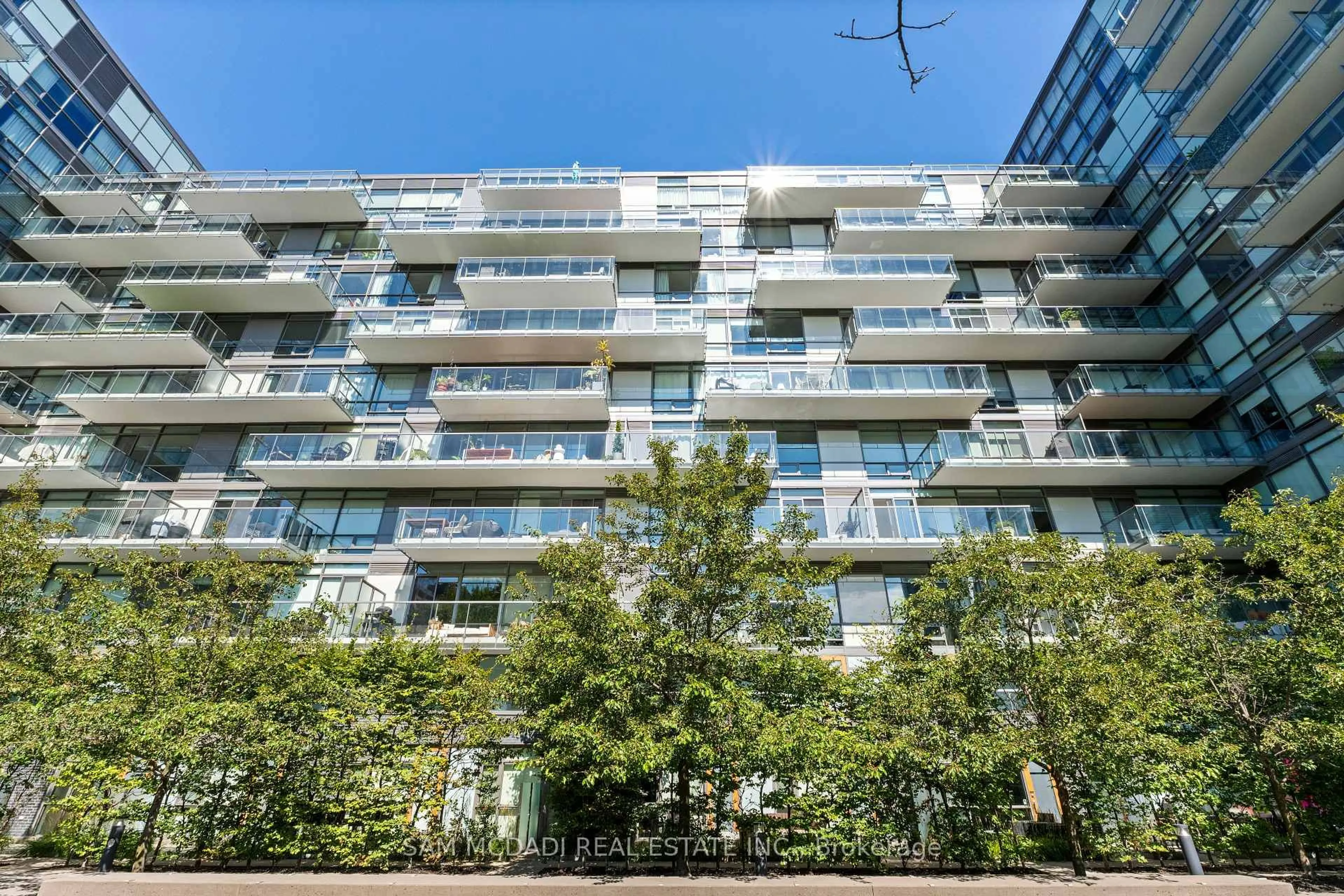 Patio, building for 55 Stewart St #123, Toronto Ontario M5V 2V1