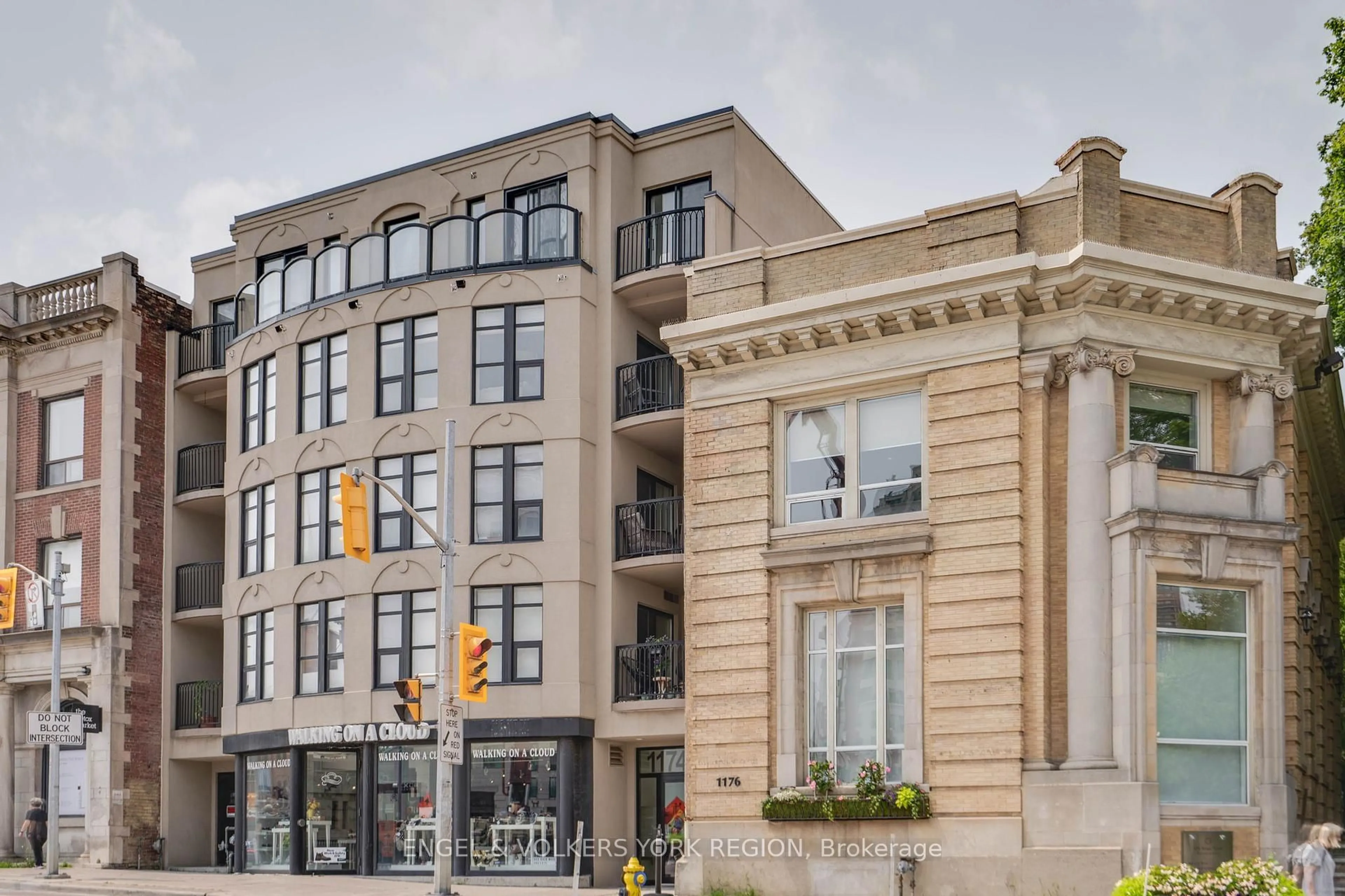 Unknown for 1174 Yonge St #203, Toronto Ontario M4W 2L9