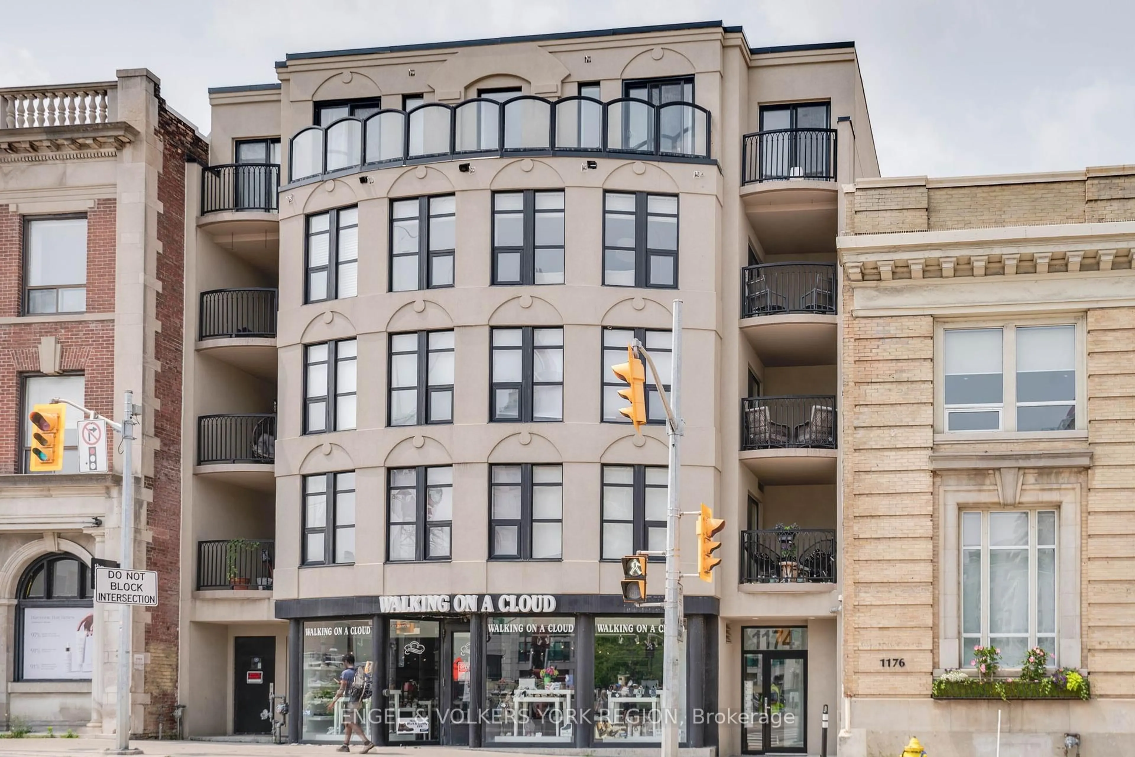 Unknown for 1174 Yonge St #203, Toronto Ontario M4W 2L9