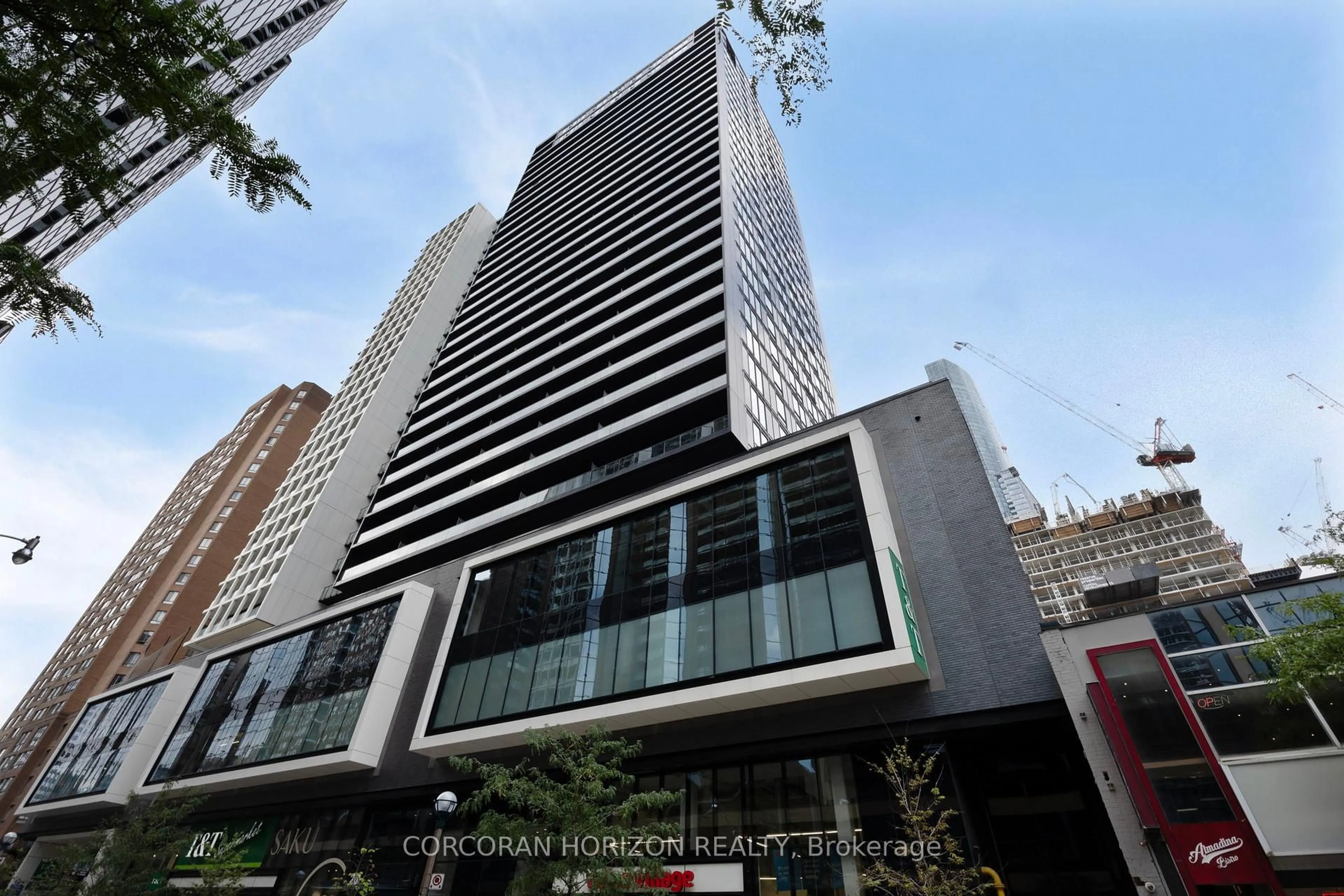 Indoor foyer for 20 Edward St #PH1, Toronto Ontario M5G 1C9