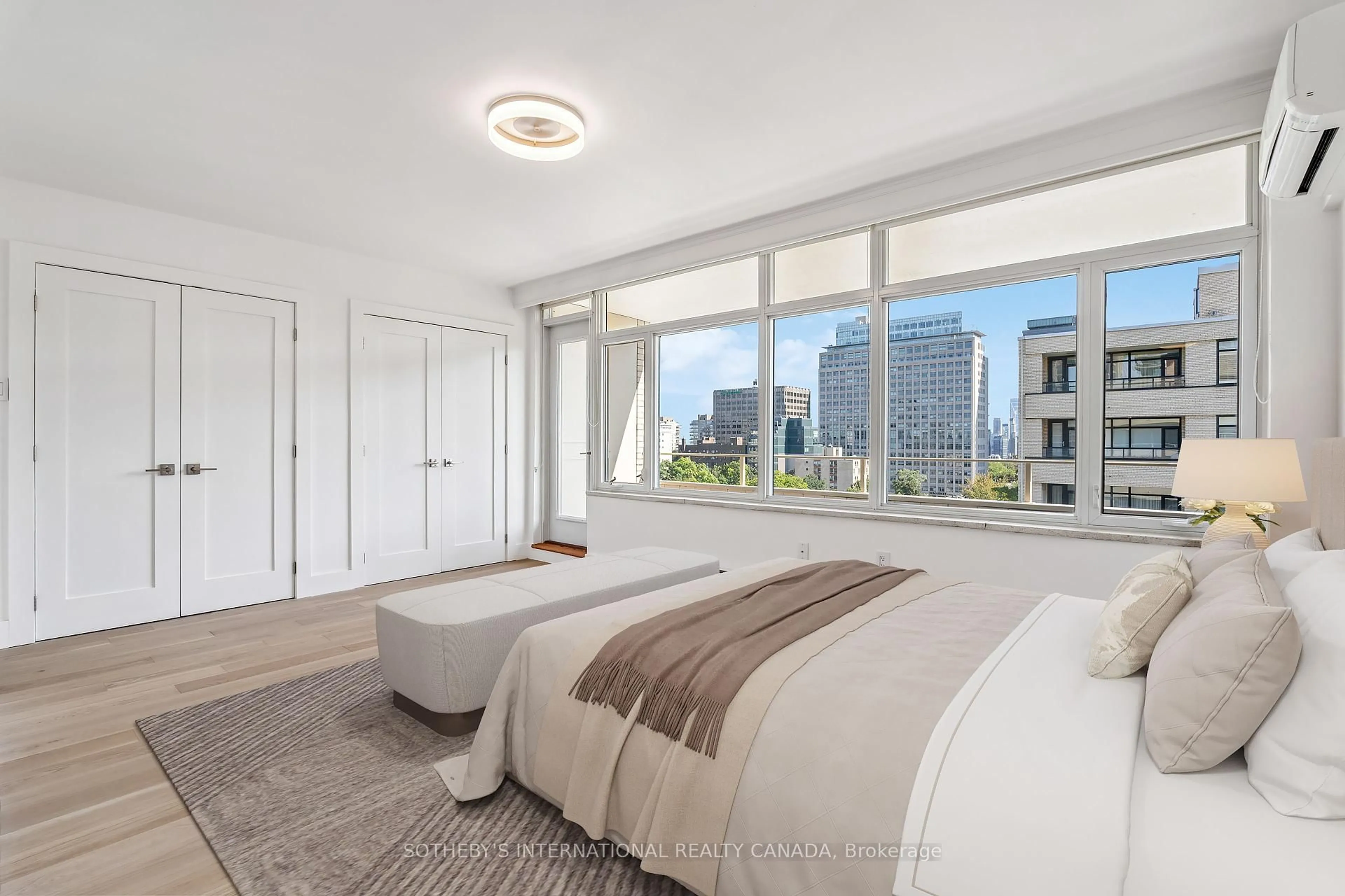 Bedroom with bed, unknown for 581 Avenue Rd #1005, Toronto Ontario M4V 2K4