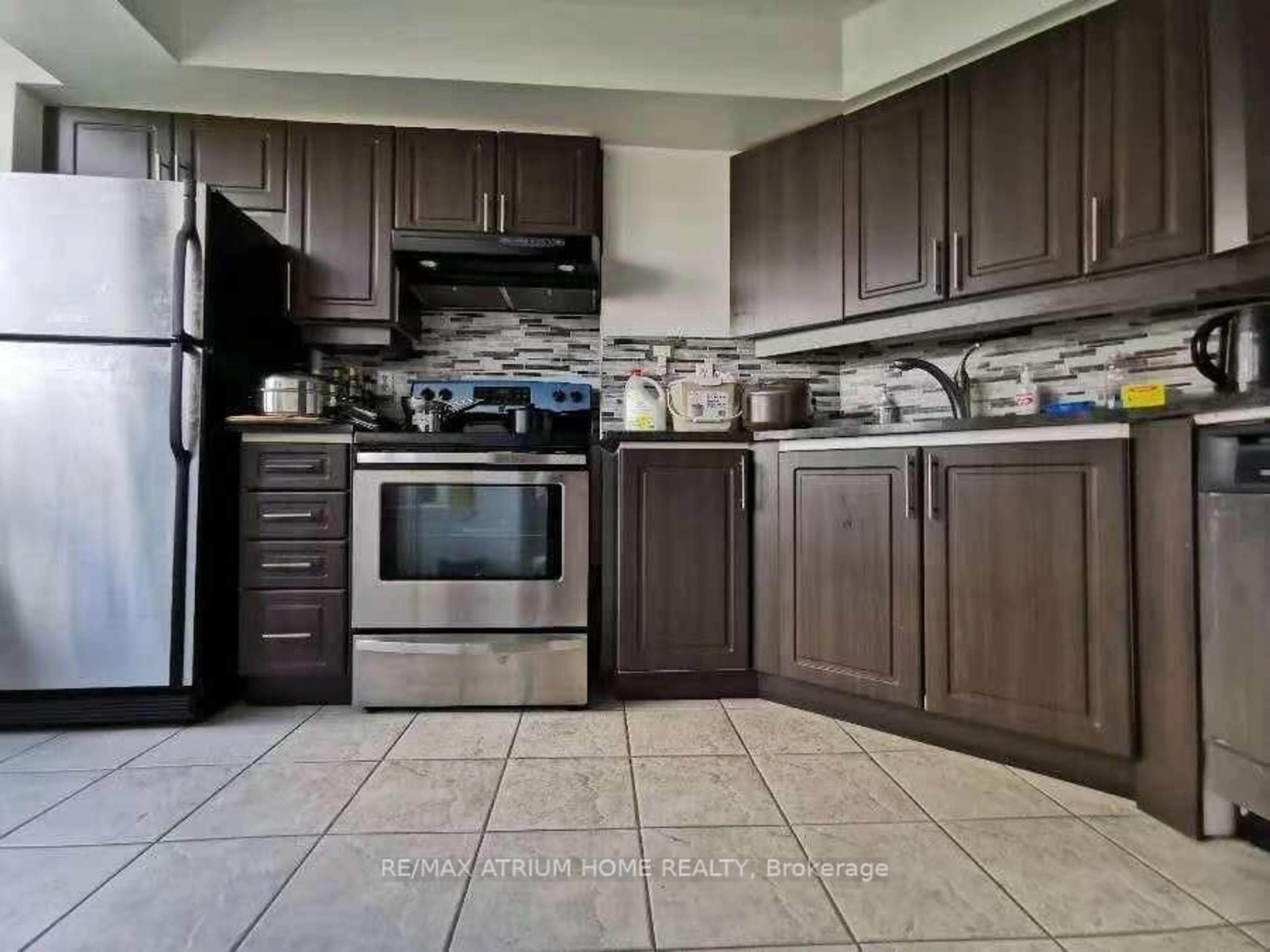 Standard kitchen, ceramic/tile floor for 2 Rean Dr #608, Toronto Ontario M2K 3B8