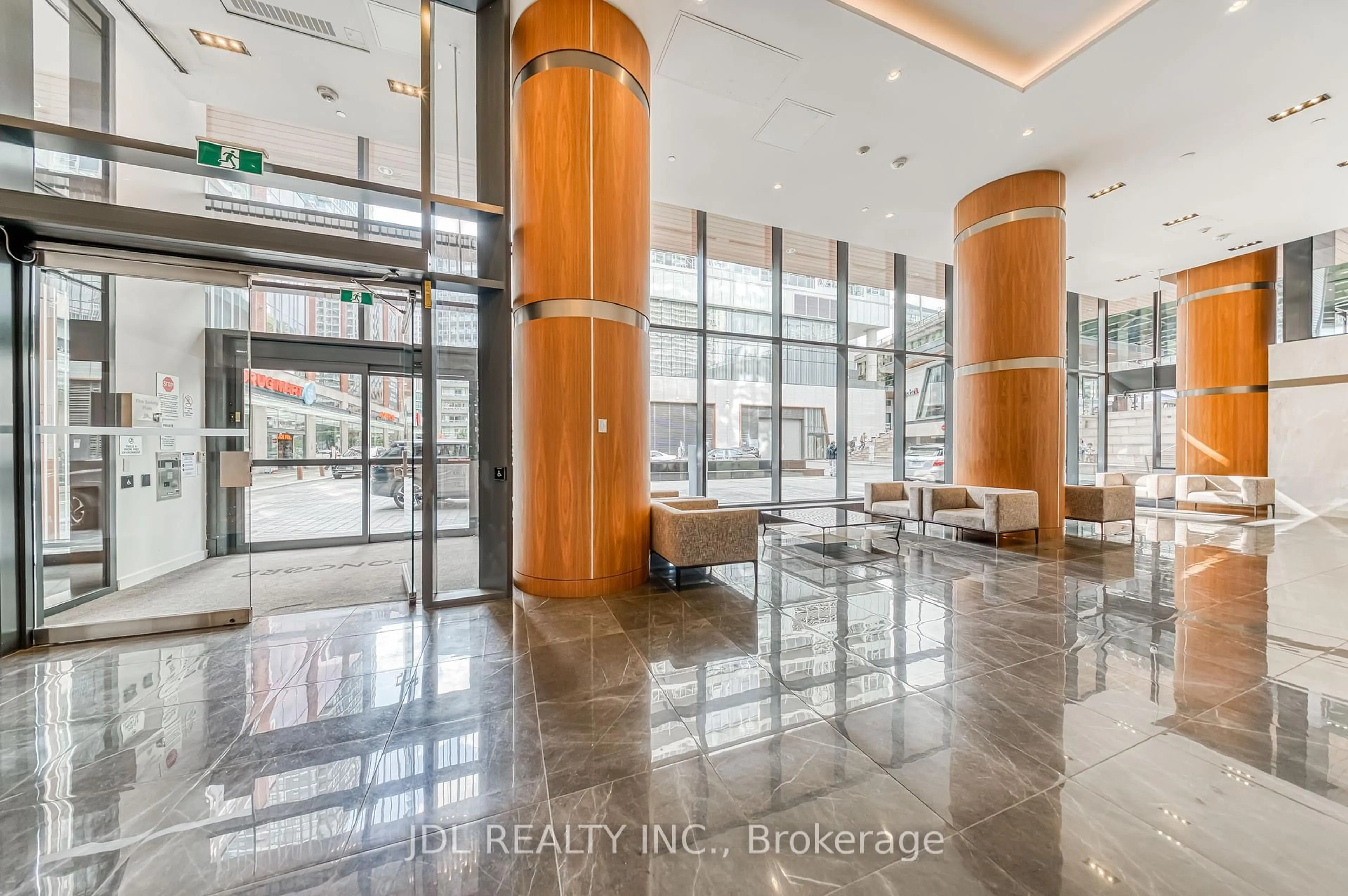 Indoor foyer for 17 Bathurst St #1908, Toronto Ontario M6A 2E1